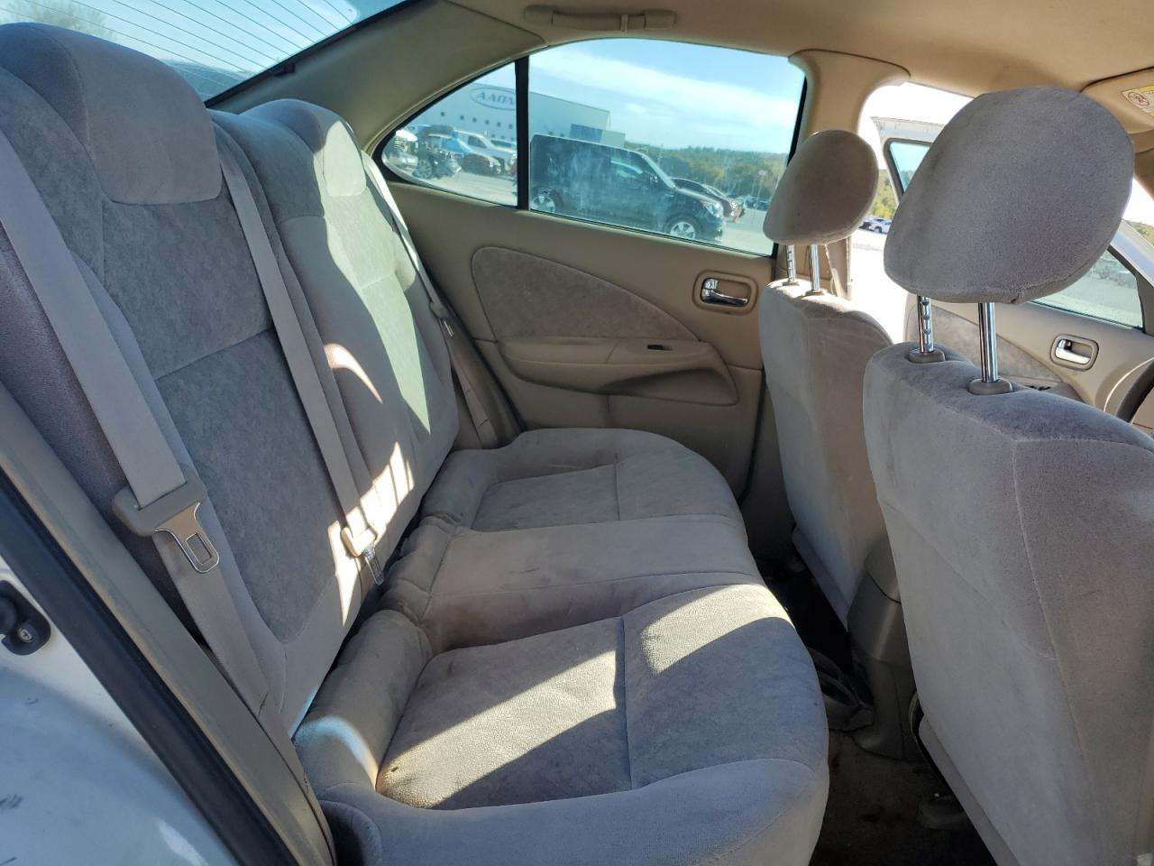 2000 Nissan Sentra Base White vin: 3N1CB51D6YL352670