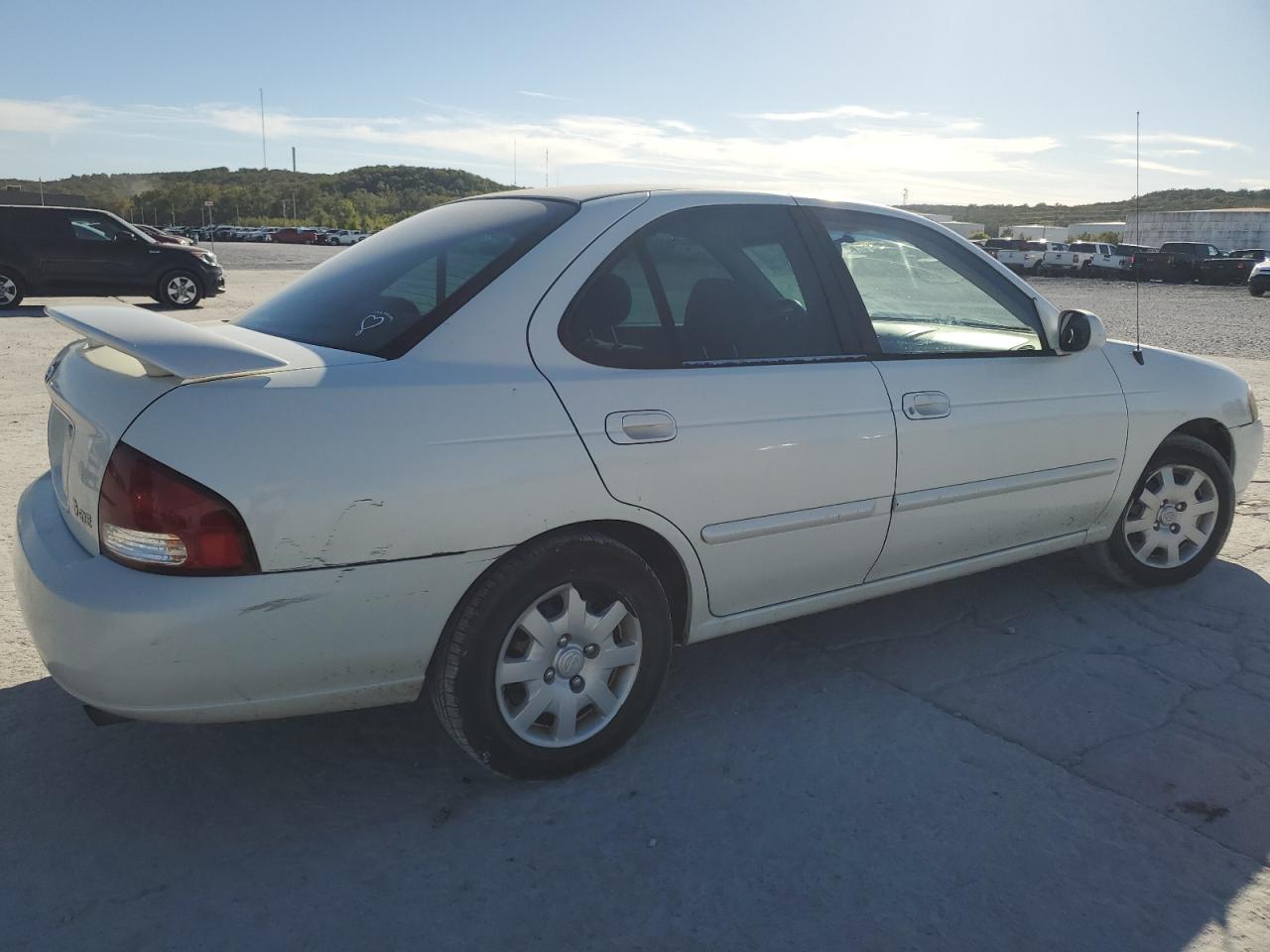 2000 Nissan Sentra Base White vin: 3N1CB51D6YL352670