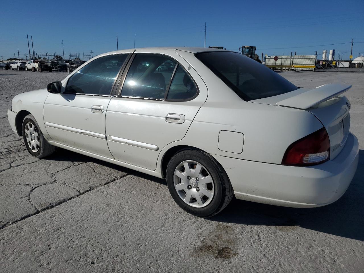2000 Nissan Sentra Base White vin: 3N1CB51D6YL352670