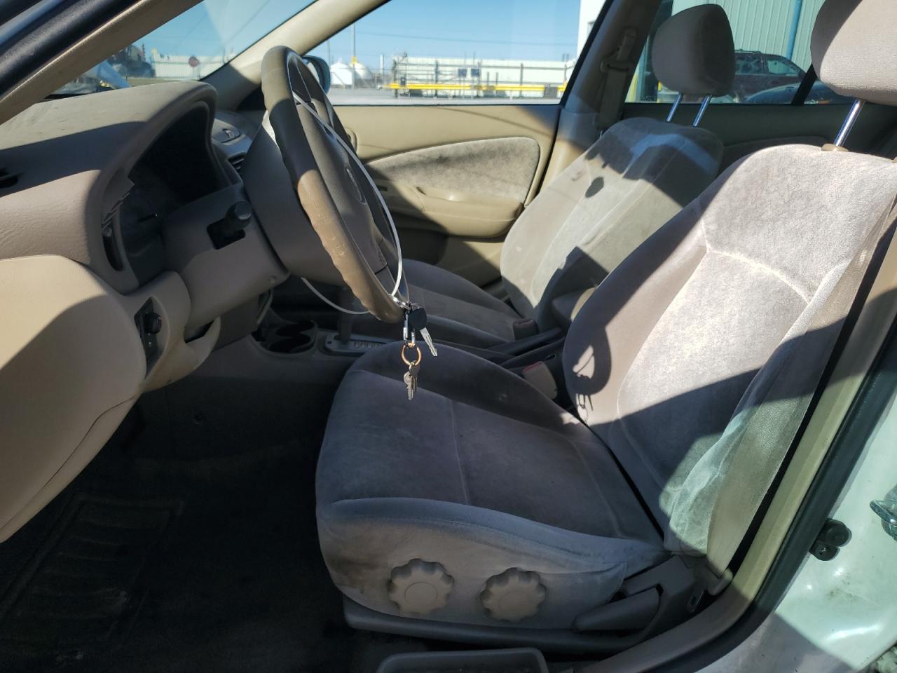 2000 Nissan Sentra Base White vin: 3N1CB51D6YL352670
