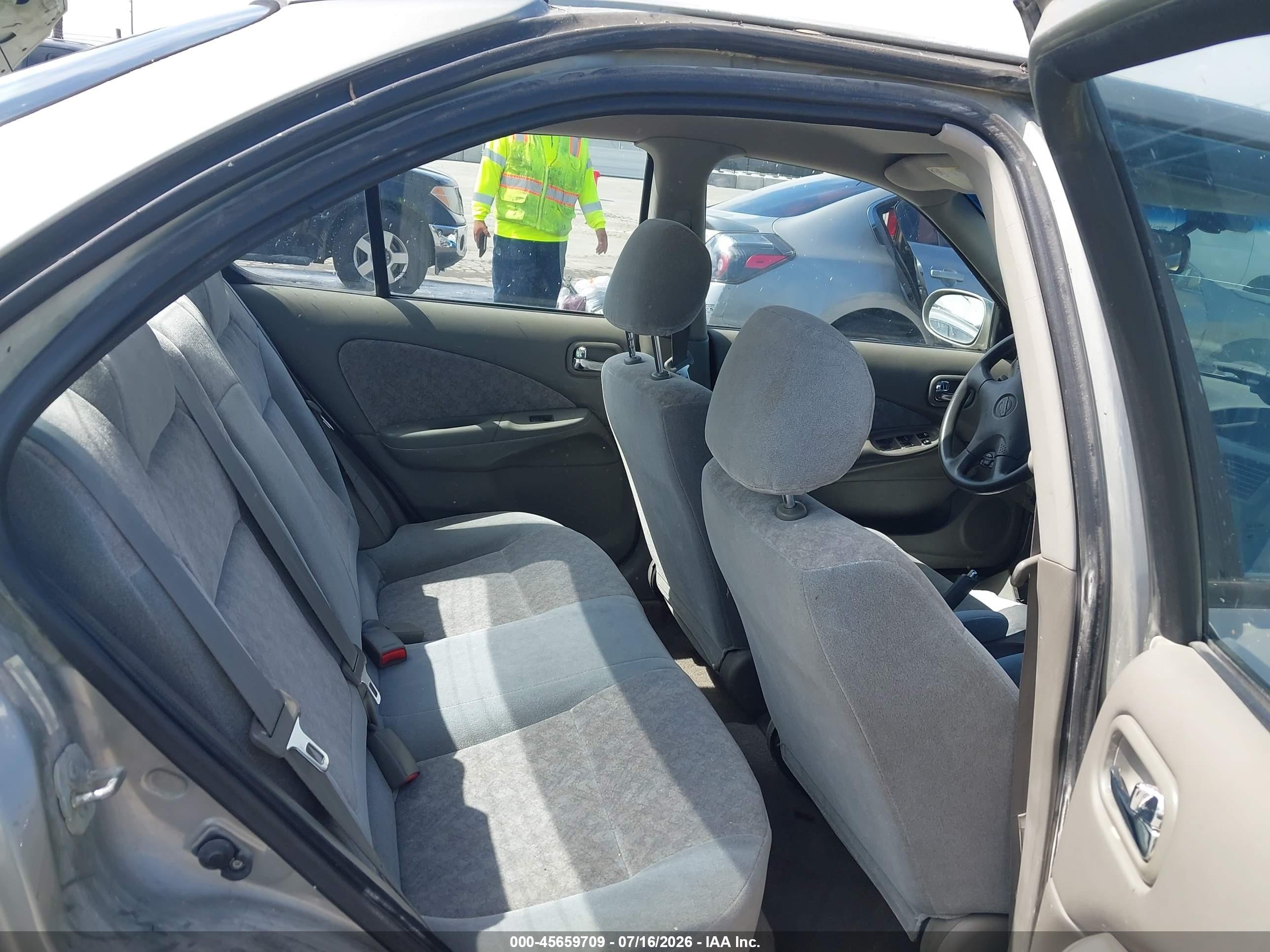 2001 Nissan Sentra Gxe Silver vin: 3N1CB51D71L492300