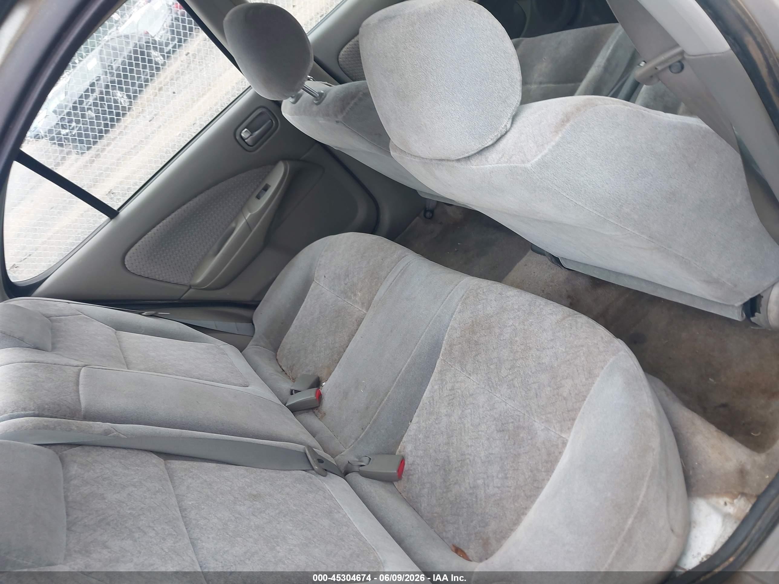 2004 Nissan Sentra 1.8s Silver vin: 3N1CB51D74L489546