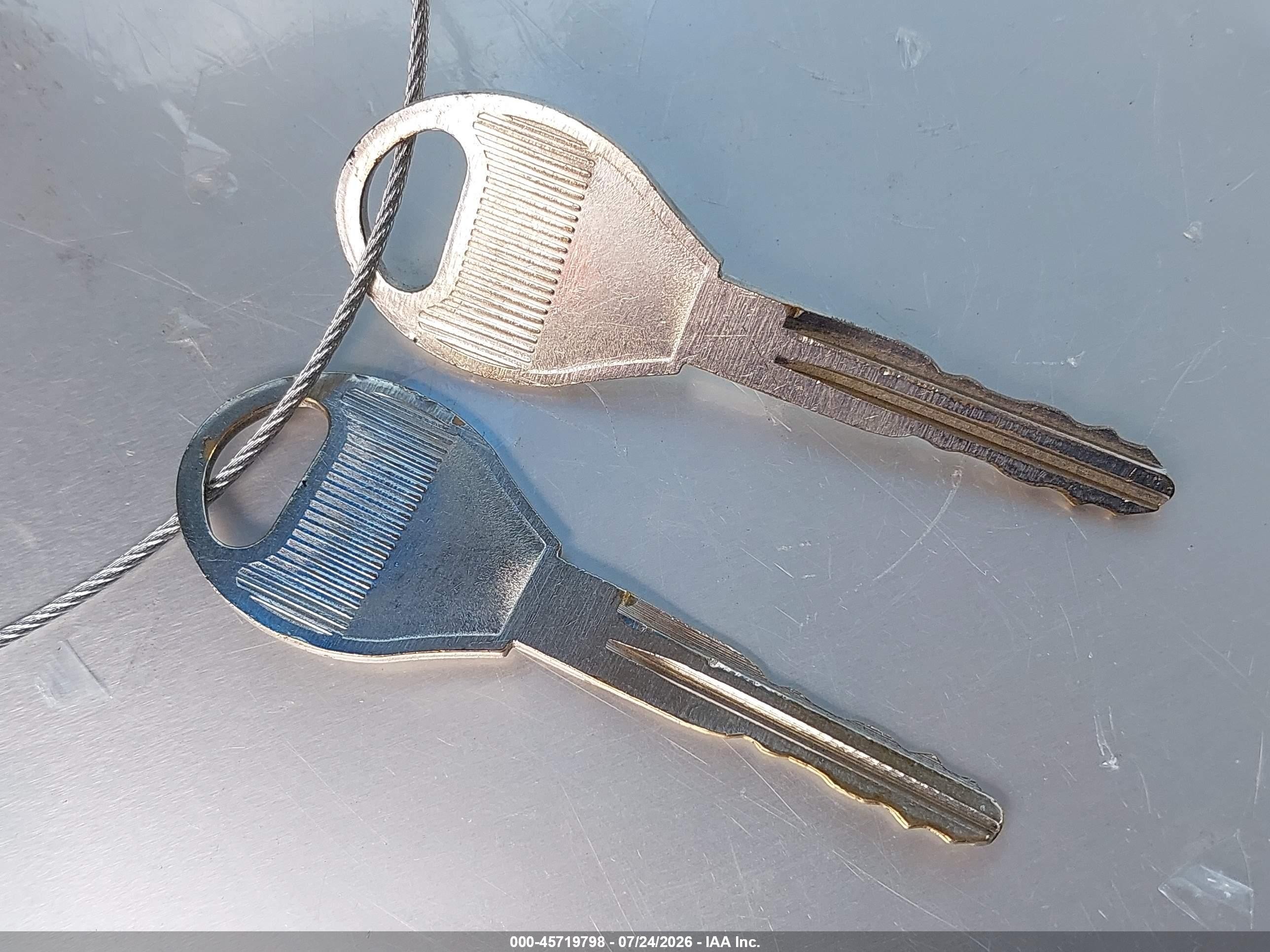 2004 Nissan Sentra 1.8s Серебряный vin: 3N1CB51D74L915266