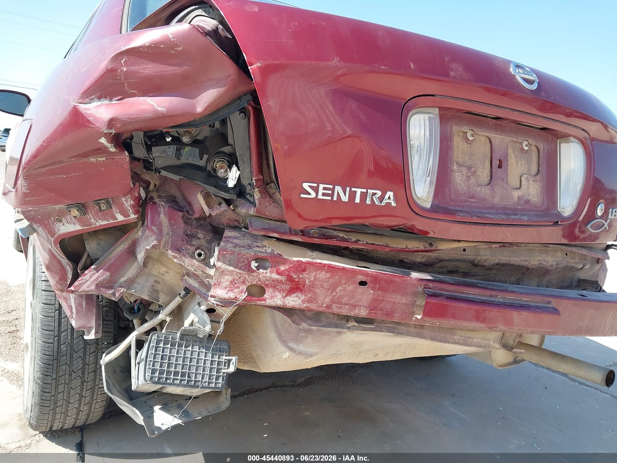 2005 Nissan Sentra 1.8s Red vin: 3N1CB51D75L473199