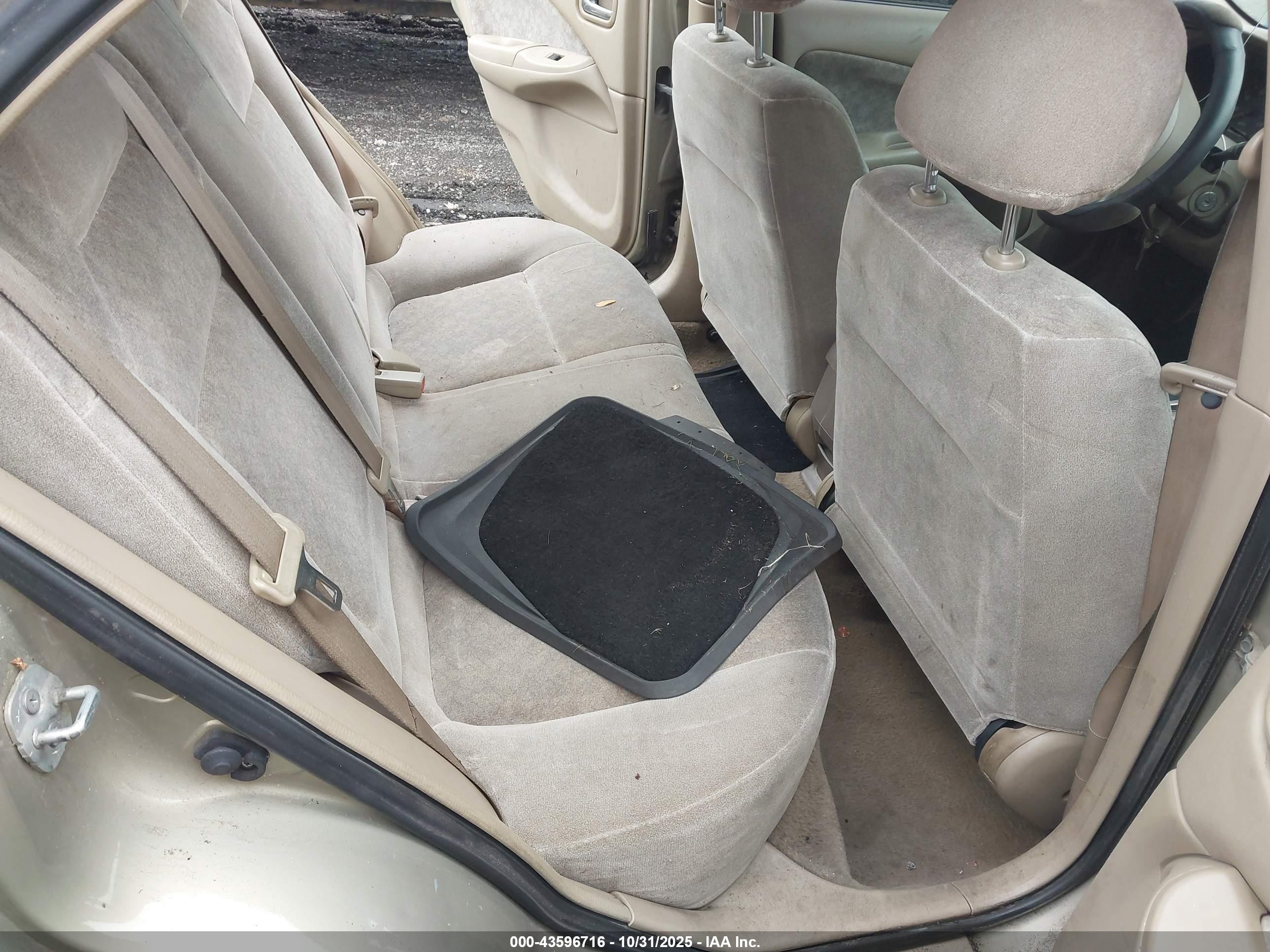 2000 Nissan Sentra Gxe/xe Gold vin: 3N1CB51D8YL321629