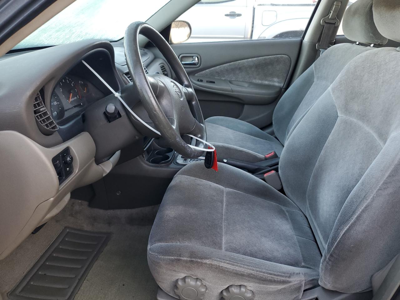 2000 Nissan Sentra Base Gray vin: 3N1CB51D8YL325129