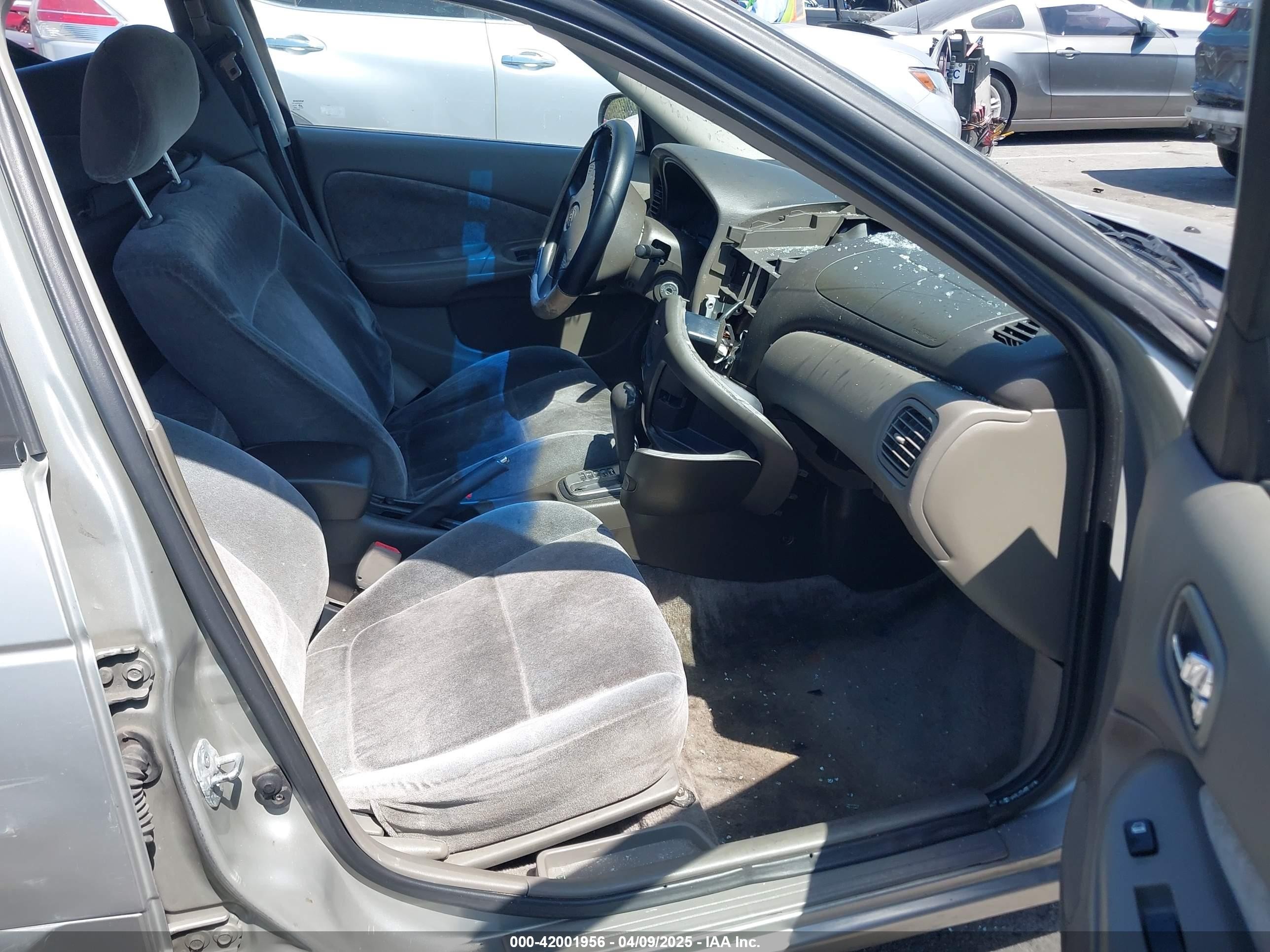 2000 Nissan Sentra Gxe/xe Silver vin: 3N1CB51D8YL353447