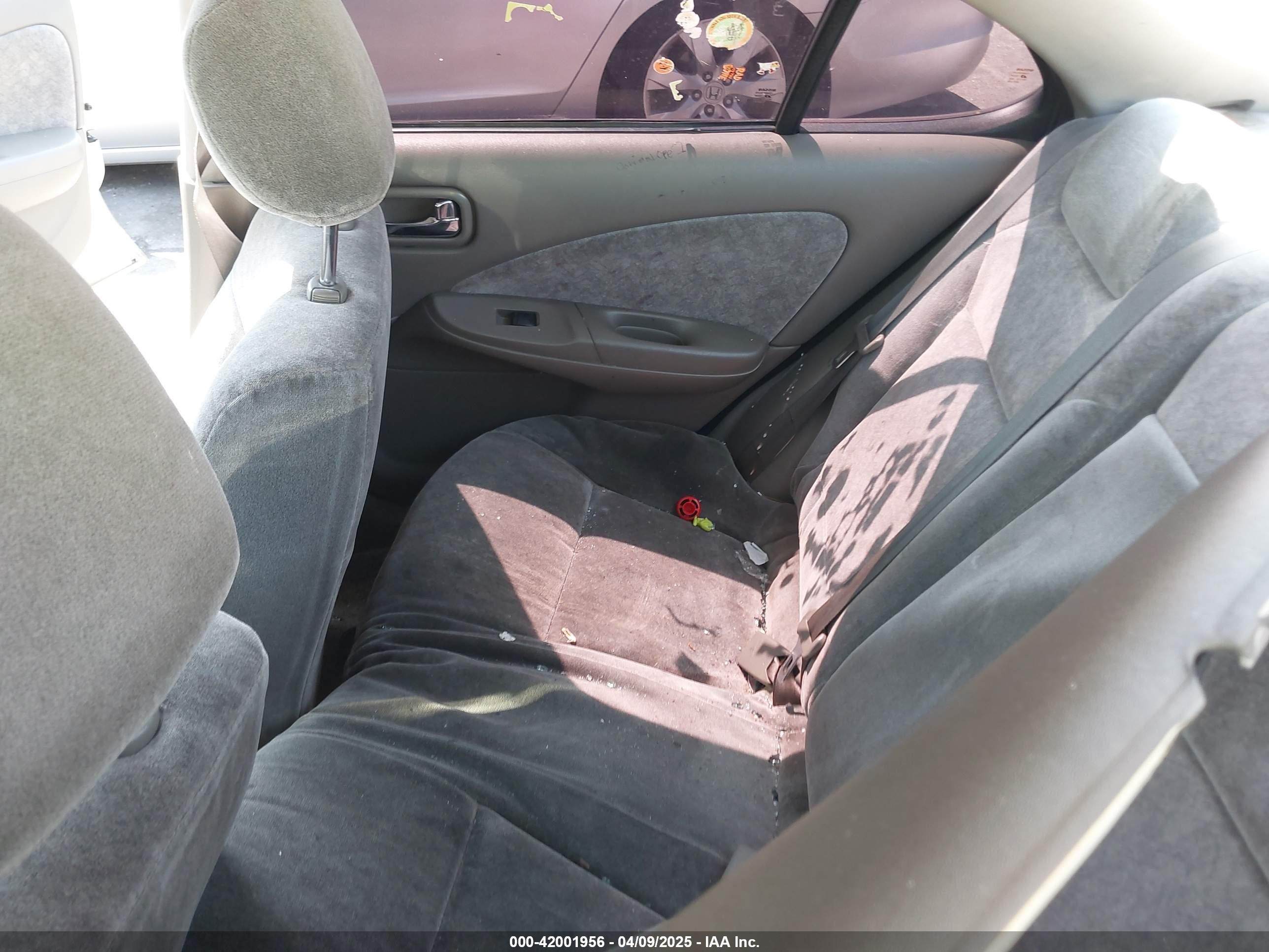 2000 Nissan Sentra Gxe/xe Silver vin: 3N1CB51D8YL353447