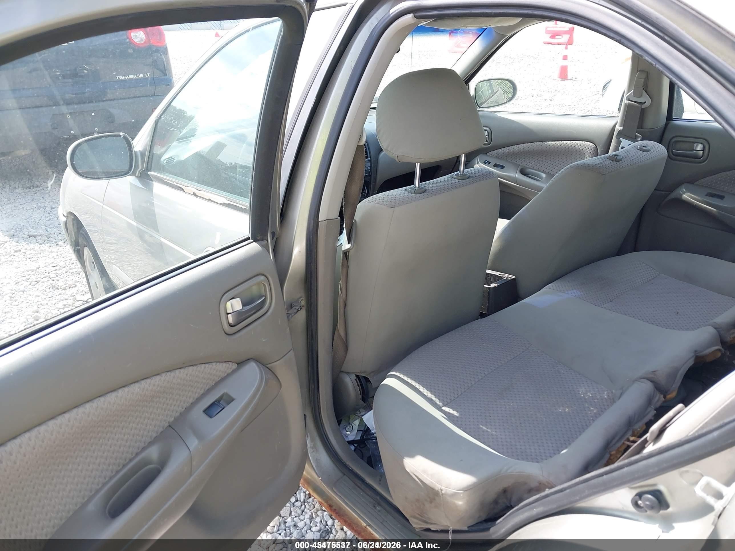 2004 Nissan Sentra 1.8s Silver vin: 3N1CB51D94L467421