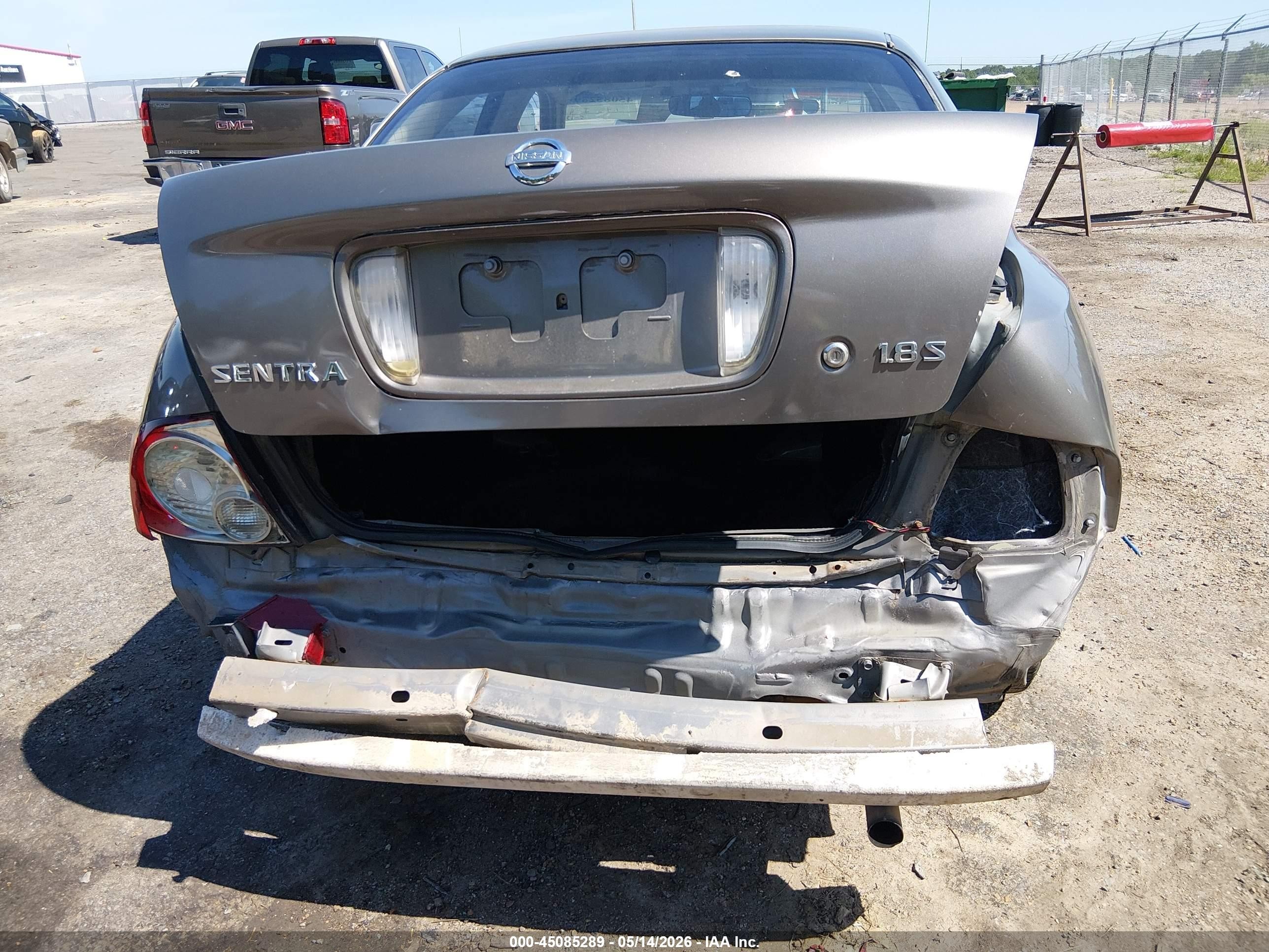 2005 Nissan Sentra 1.8s Коричневый vin: 3N1CB51D95L468456