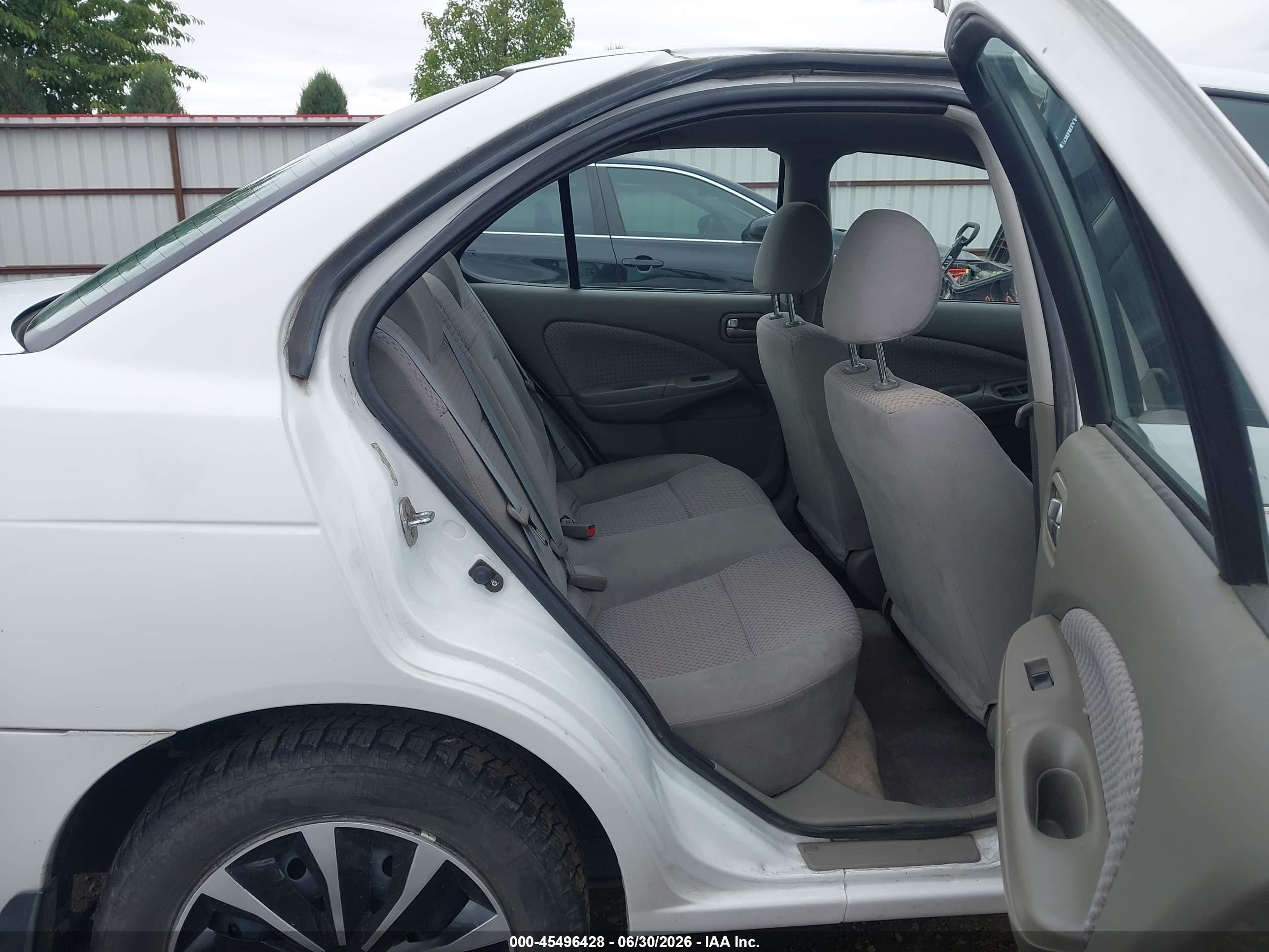 2005 Nissan Sentra 1.8s White vin: 3N1CB51D95L570727