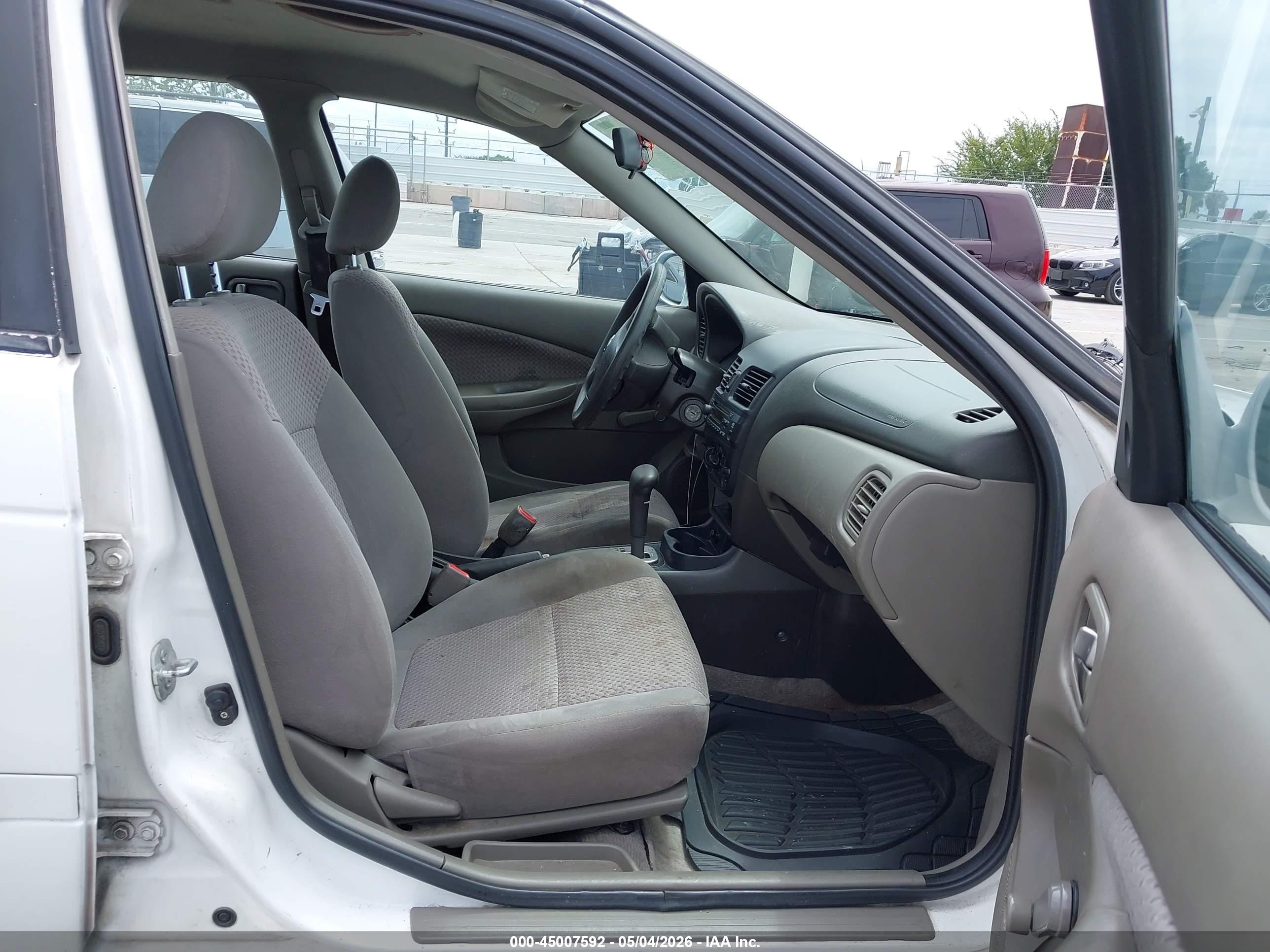 2006 Nissan Sentra 1.8 Белый vin: 3N1CB51D96L506446