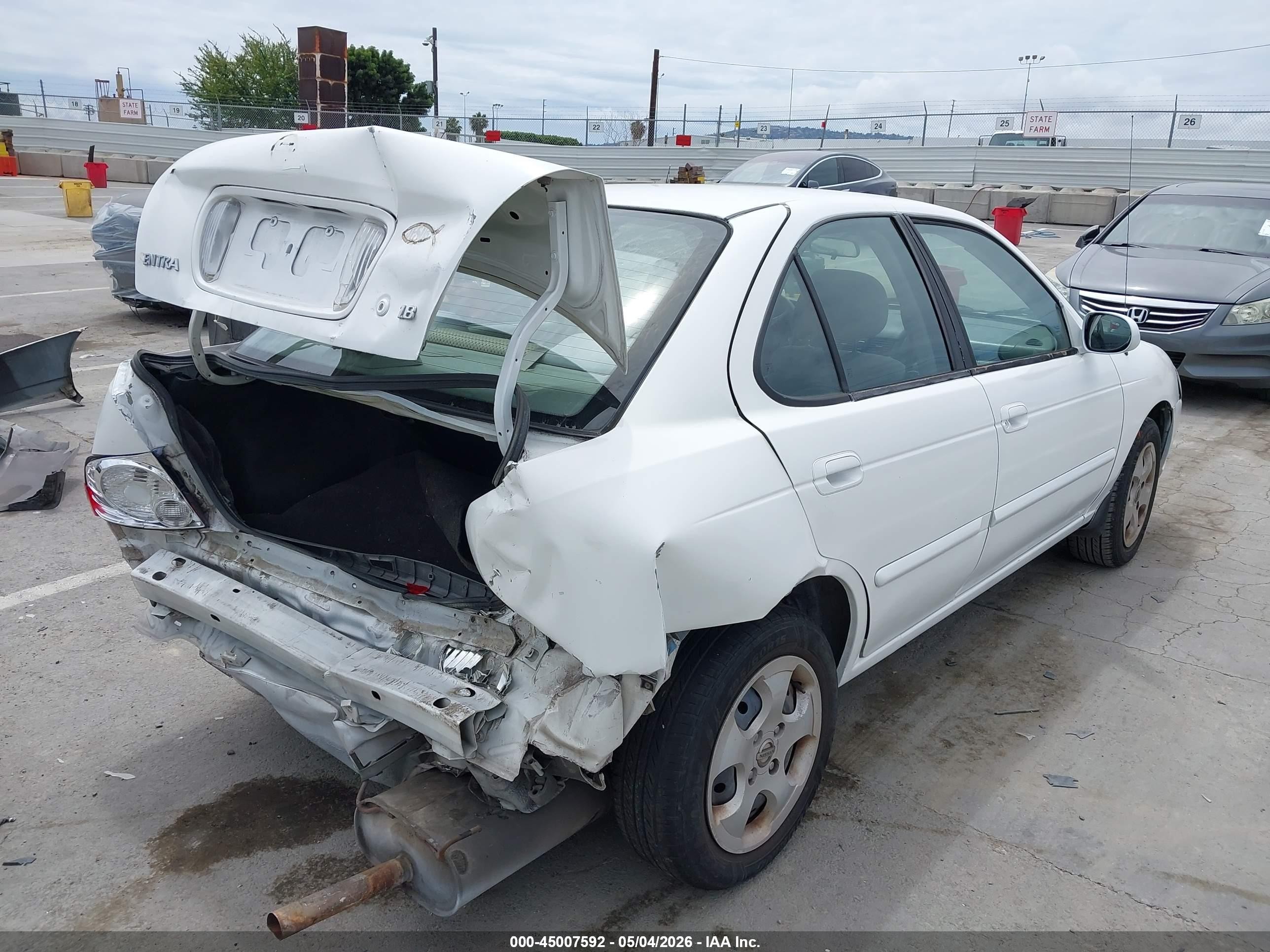 2006 Nissan Sentra 1.8 Белый vin: 3N1CB51D96L506446
