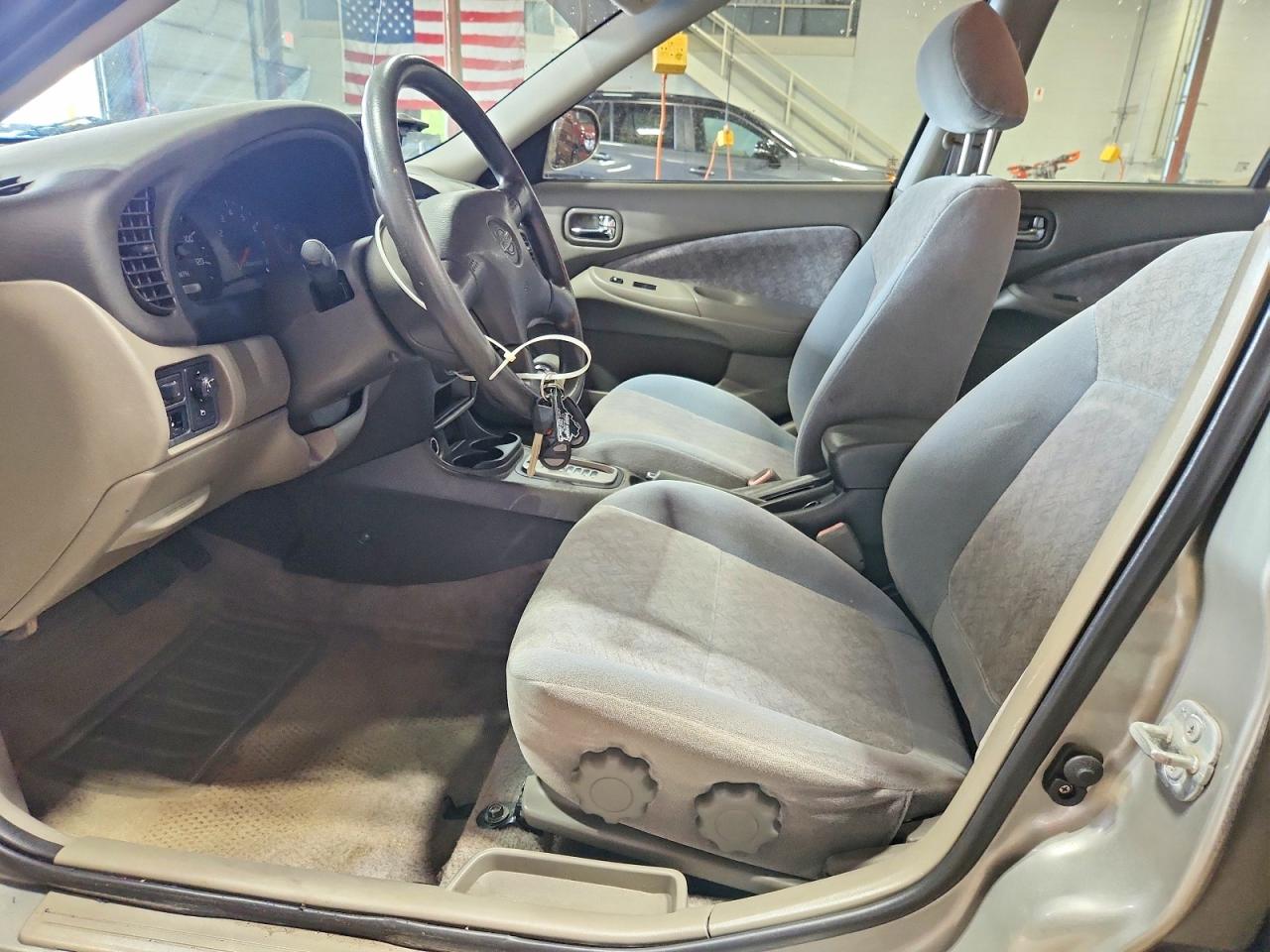 2001 Nissan Sentra Xe Tan vin: 3N1CB51DX1L467522