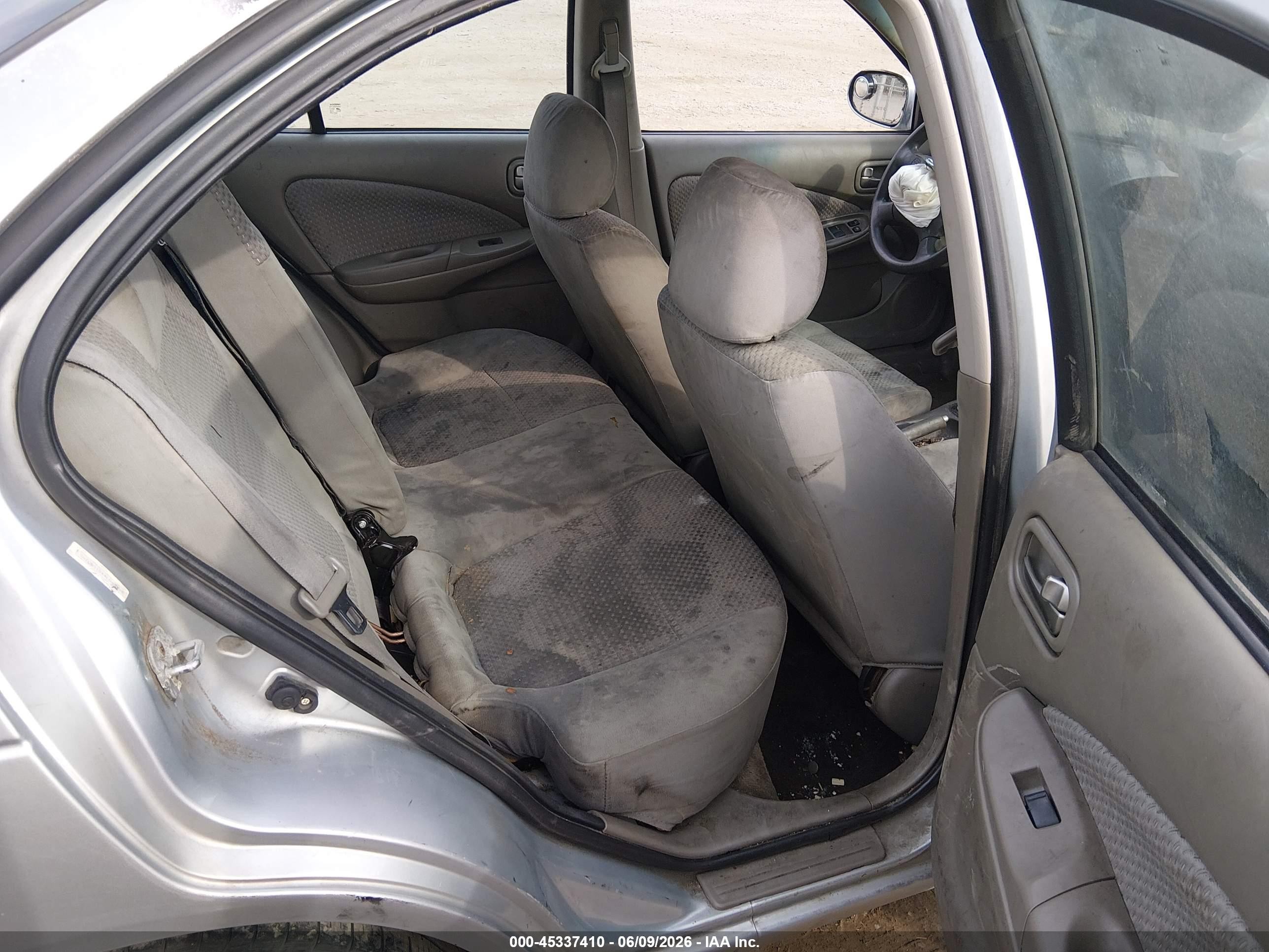 2004 Nissan Sentra 1.8s Silver vin: 3N1CB51DX4L863390