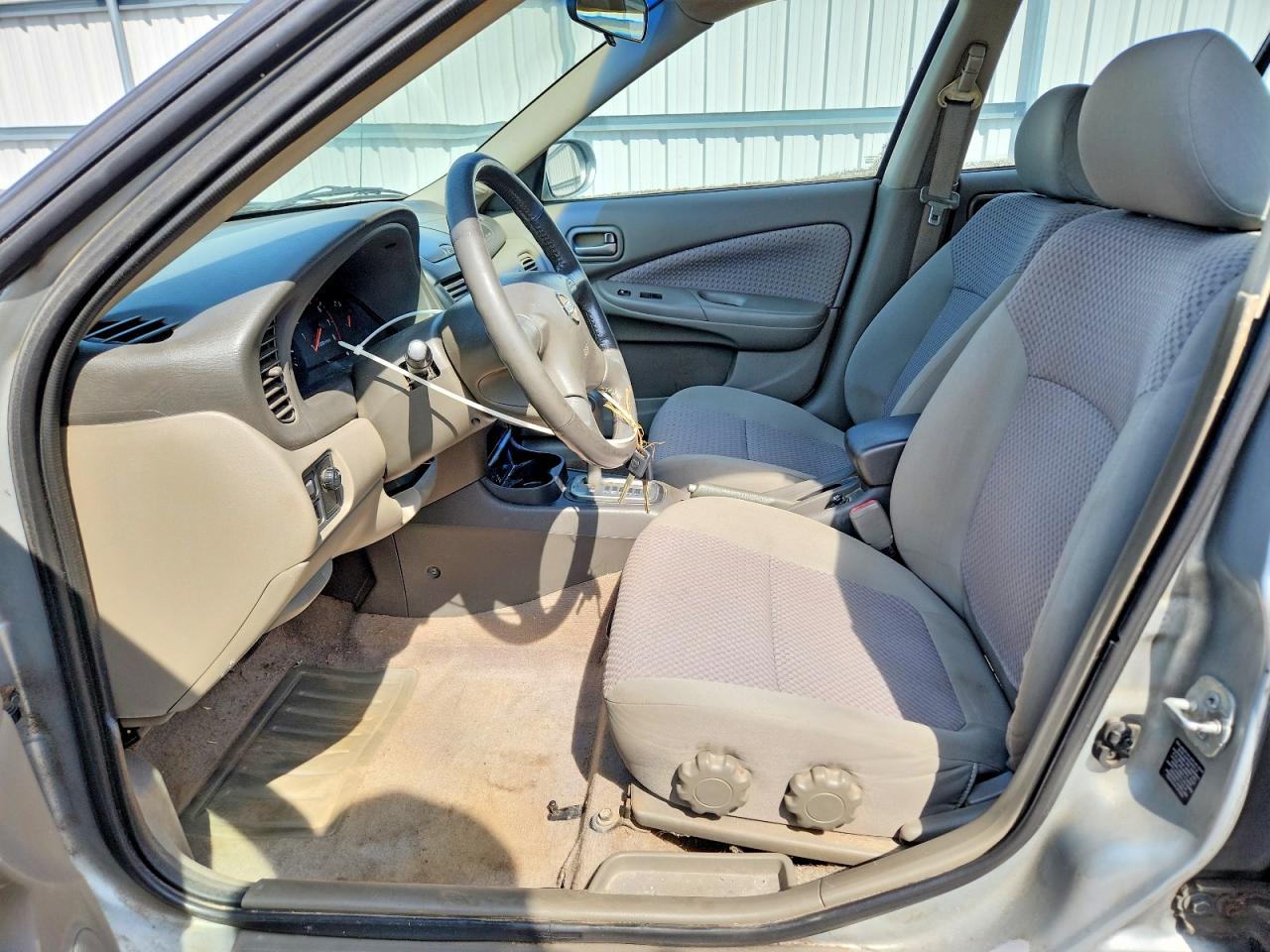 2004 Nissan Sentra 1.8 Silver vin: 3N1CB51DX4L876799