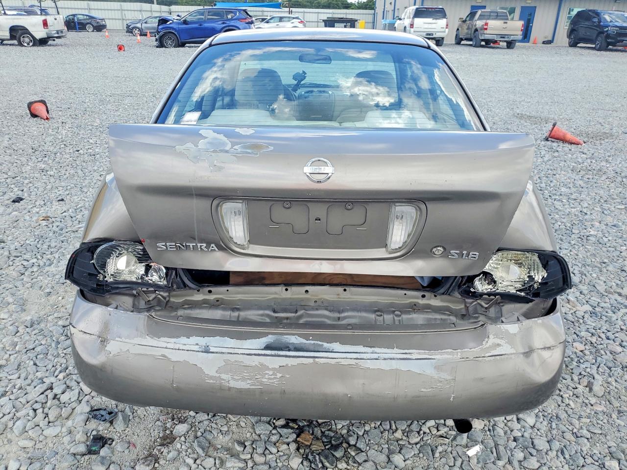 2004 Nissan Sentra 1.8 Бежевый vin: 3N1CB51DX4L919022