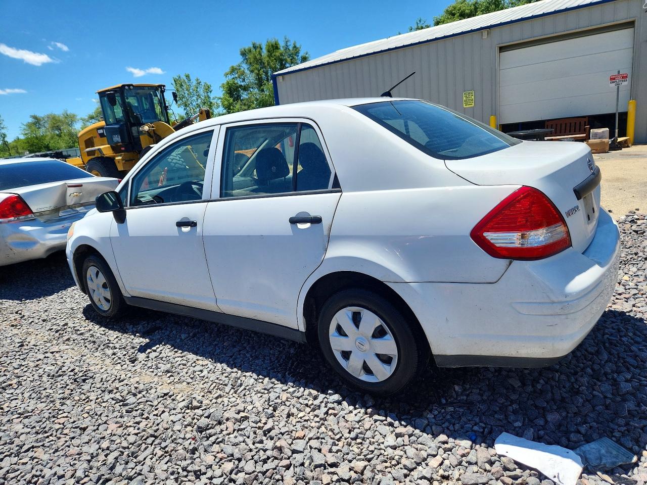 2009 Nissan Versa 1.6 Base White vin: 3N1CC11E09L484274