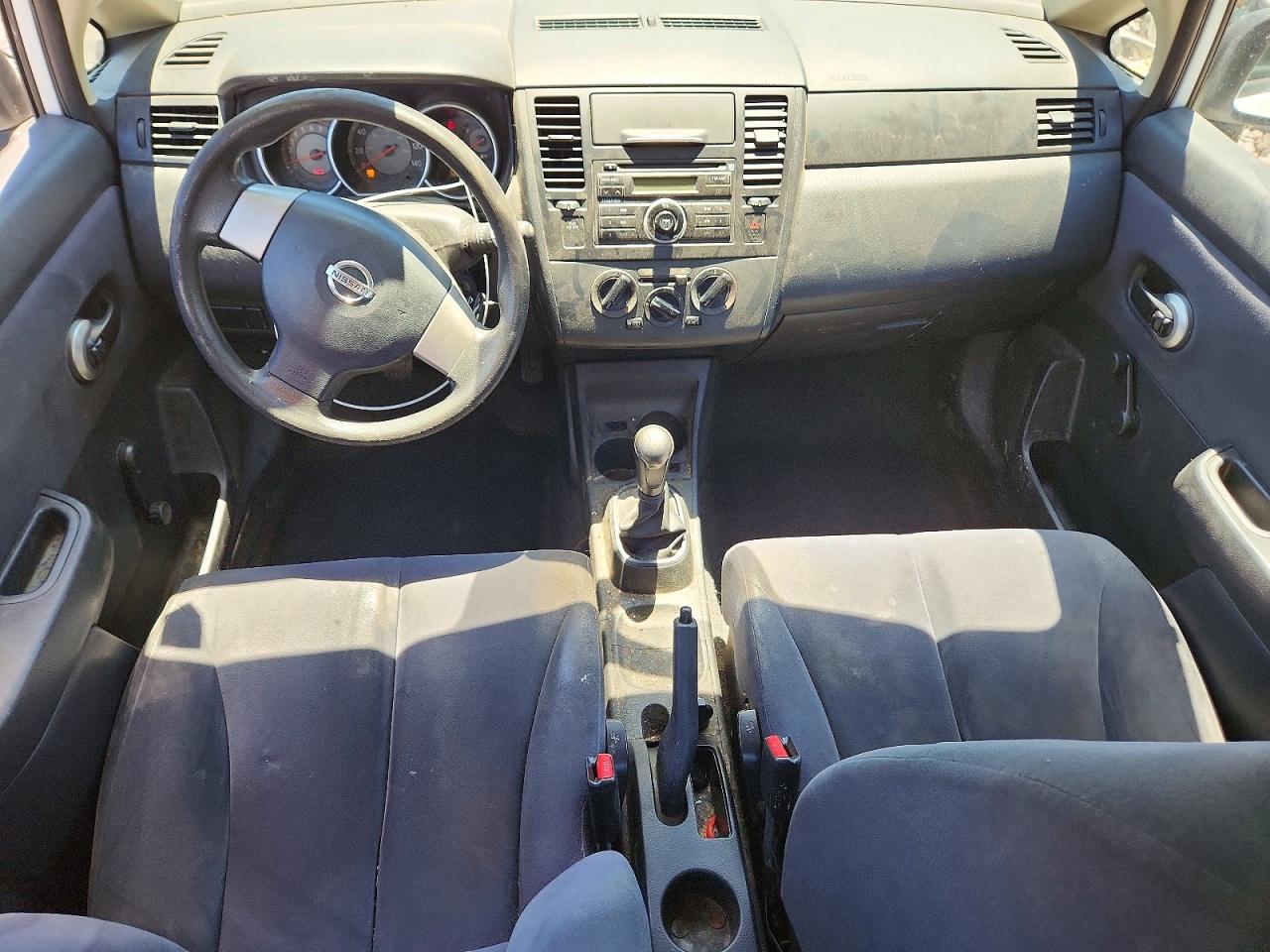 2009 Nissan Versa 1.6 Base White vin: 3N1CC11E09L484274