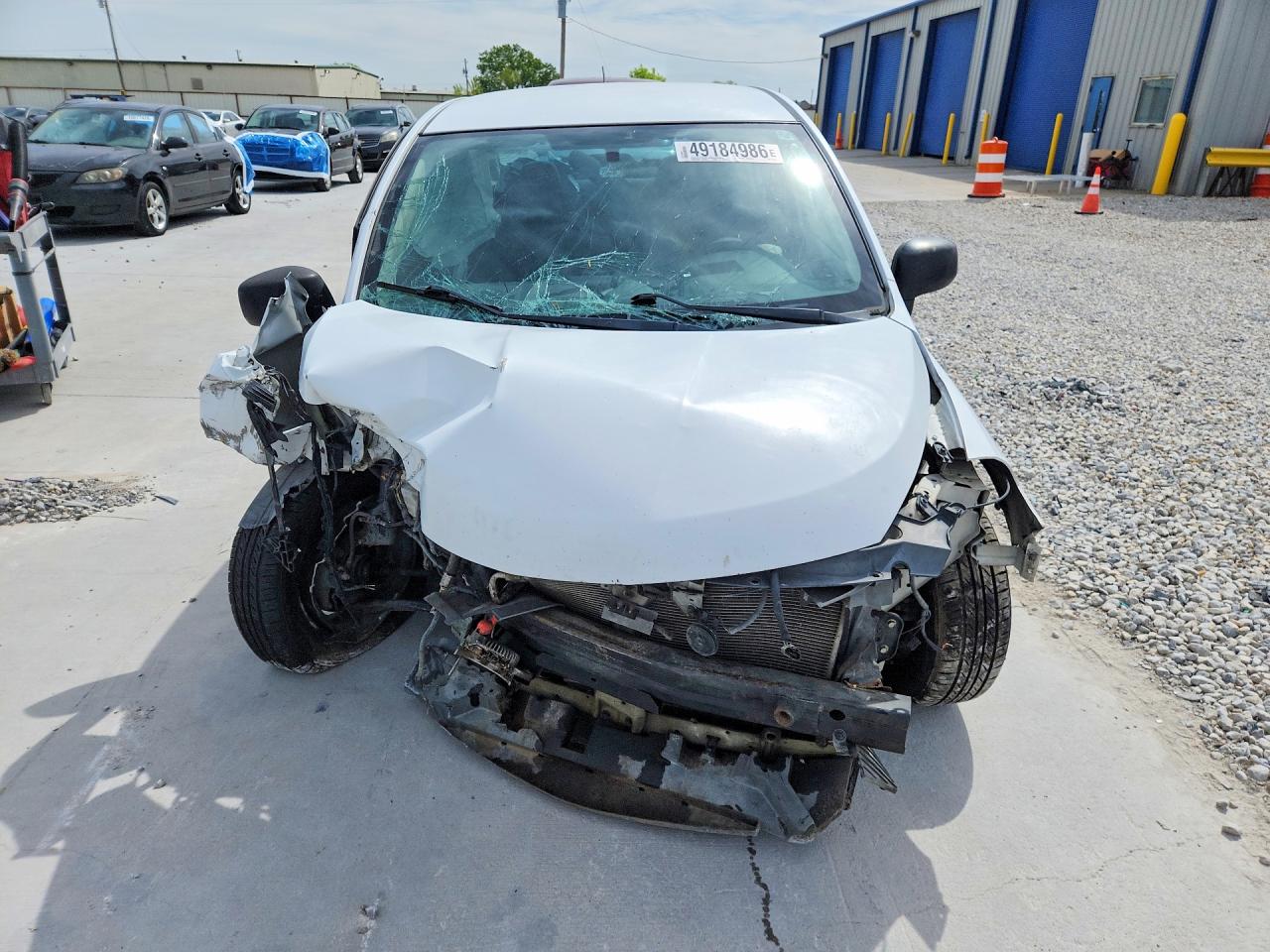 2009 Nissan Versa 1.6 Base White vin: 3N1CC11E69L479306