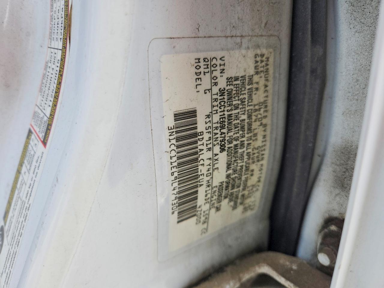 2009 Nissan Versa 1.6 Base White vin: 3N1CC11E69L479306