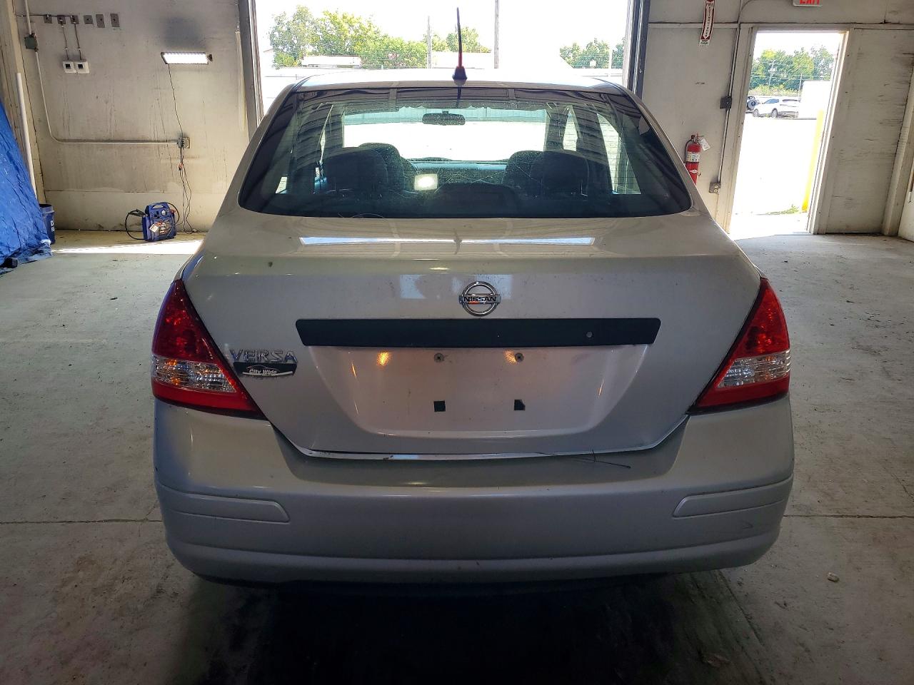 2009 Nissan Versa 1.6 Base Gray vin: 3N1CC11E79L425187