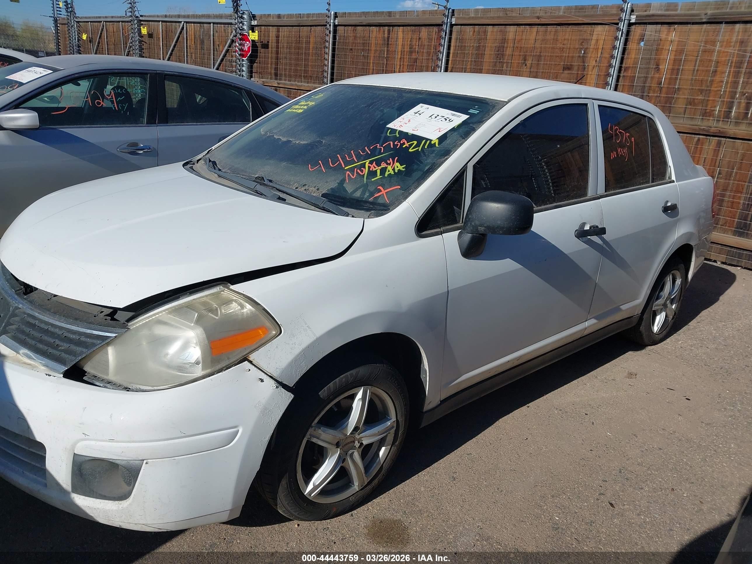 2009 Nissan Versa 1.6 White vin: 3N1CC11E89L483857