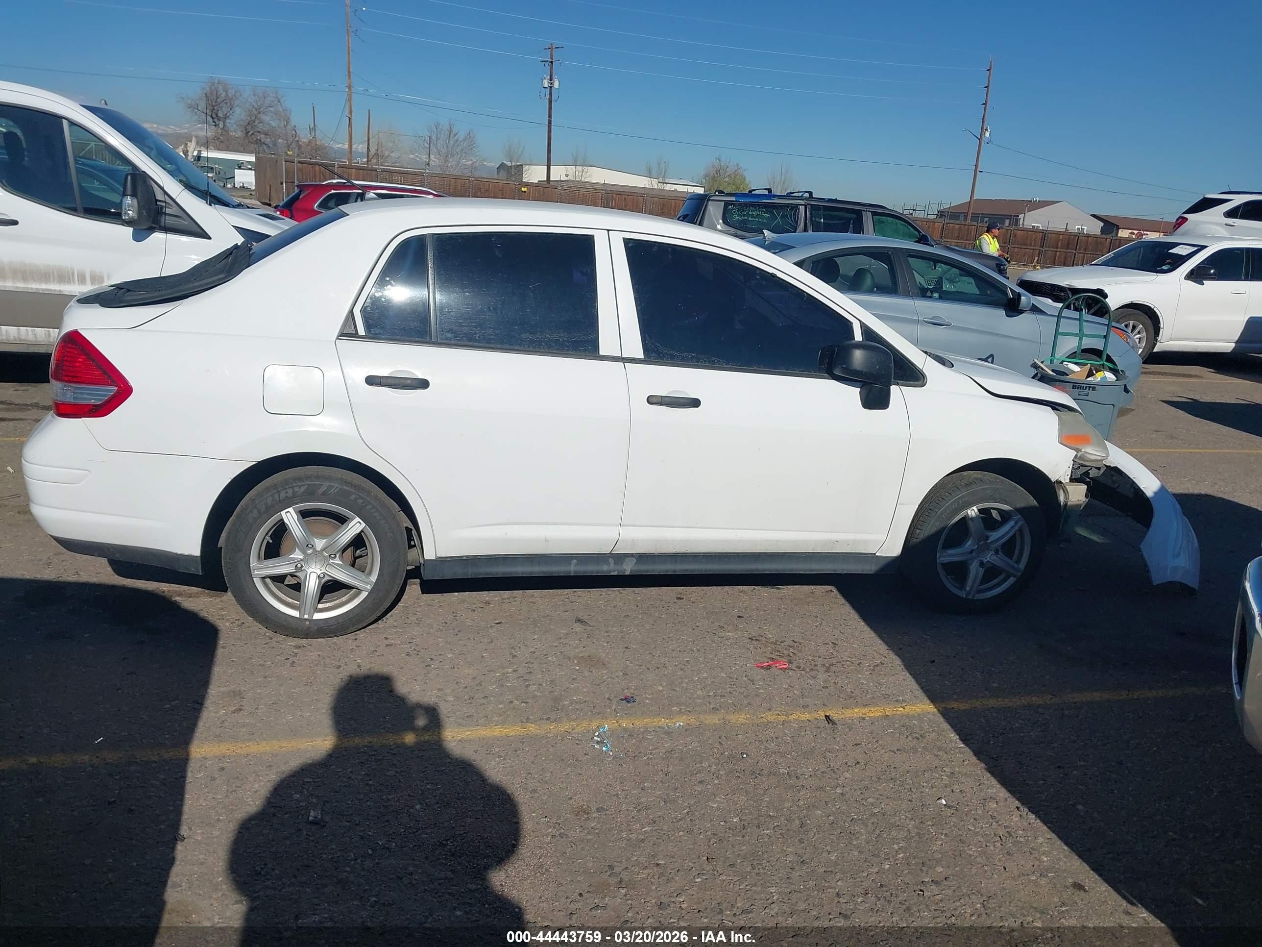 2009 Nissan Versa 1.6 White vin: 3N1CC11E89L483857