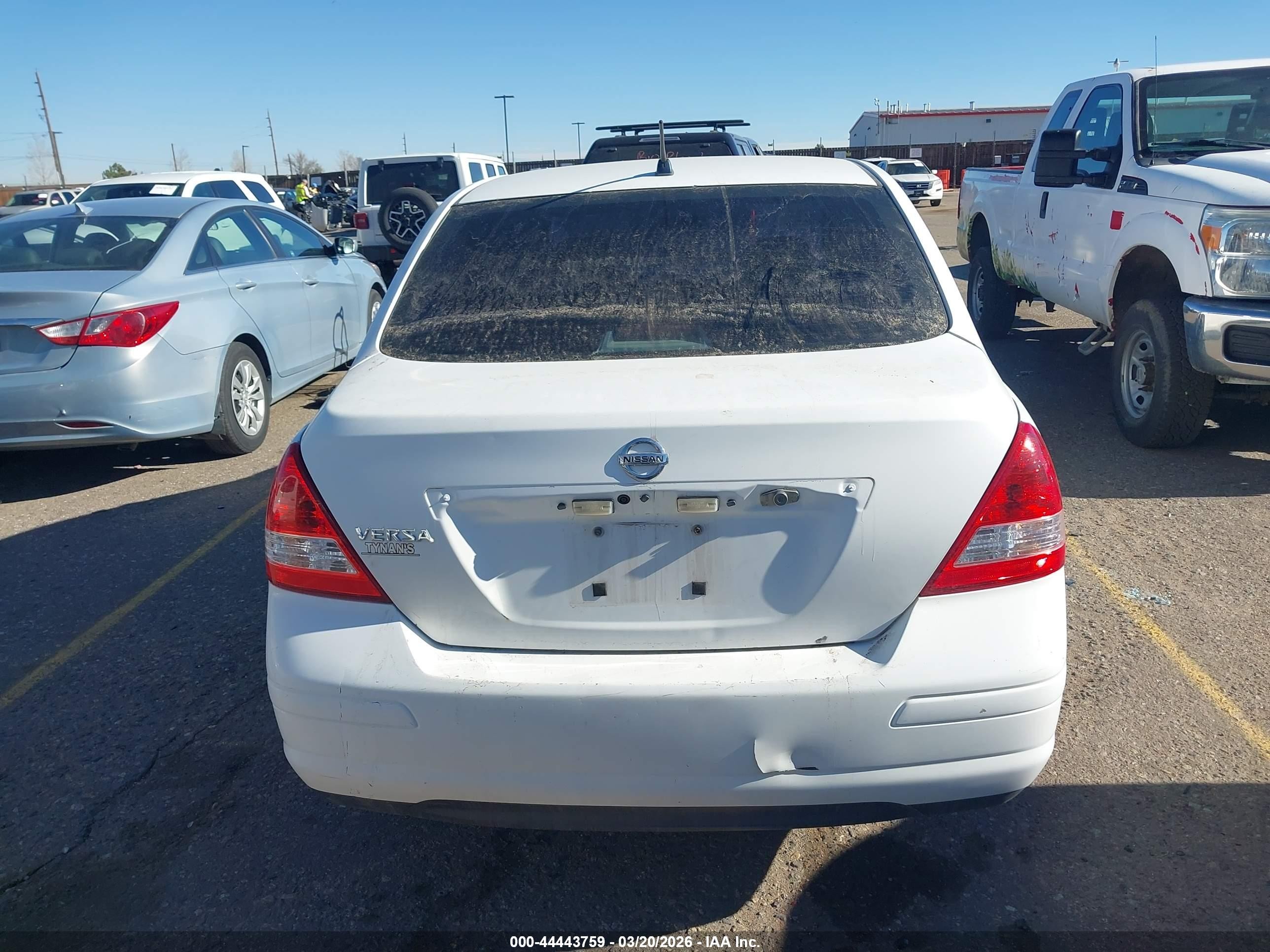 2009 Nissan Versa 1.6 White vin: 3N1CC11E89L483857