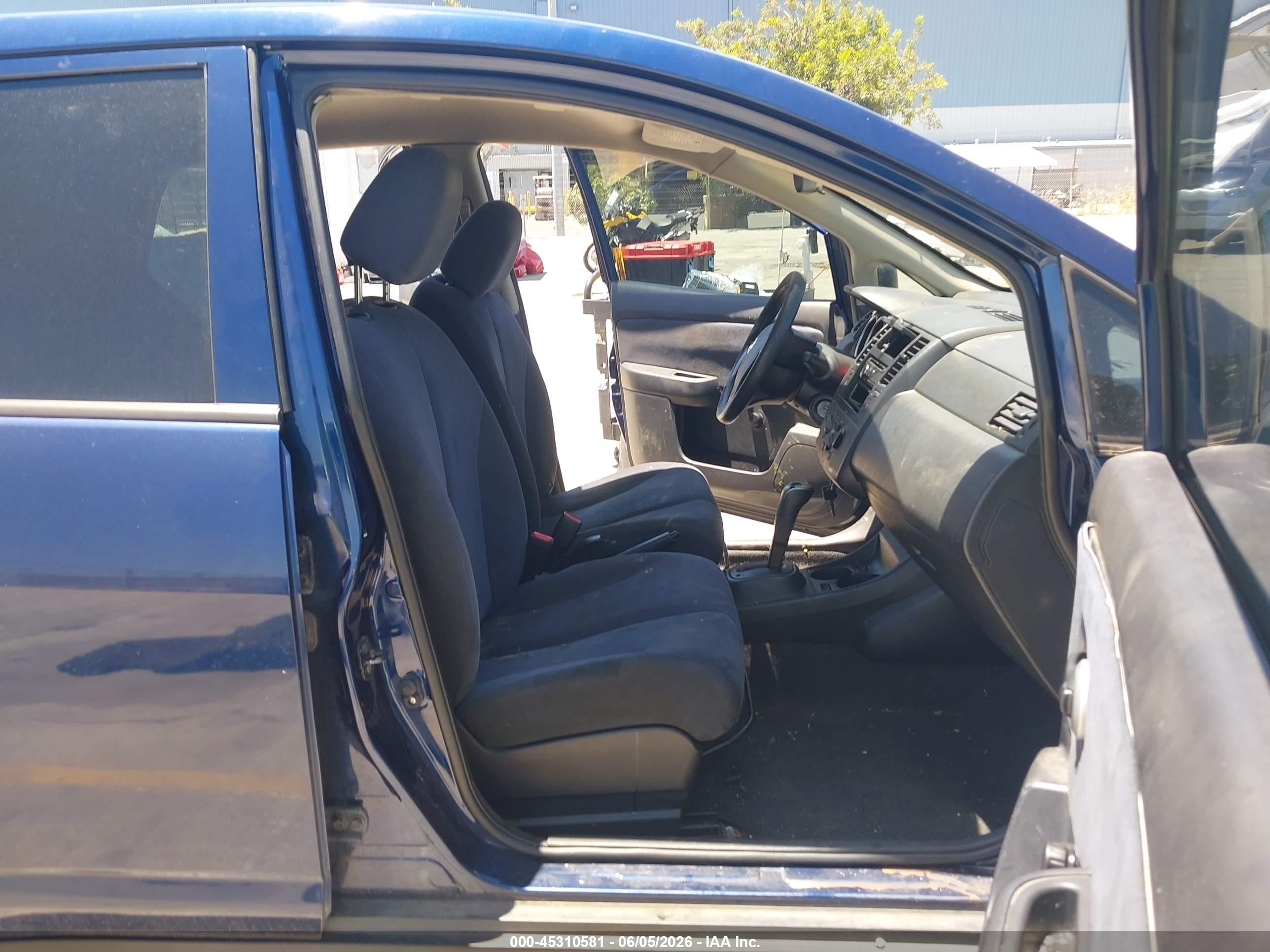 2011 Nissan Versa 1.6 Синий vin: 3N1CC1AP1BL405945