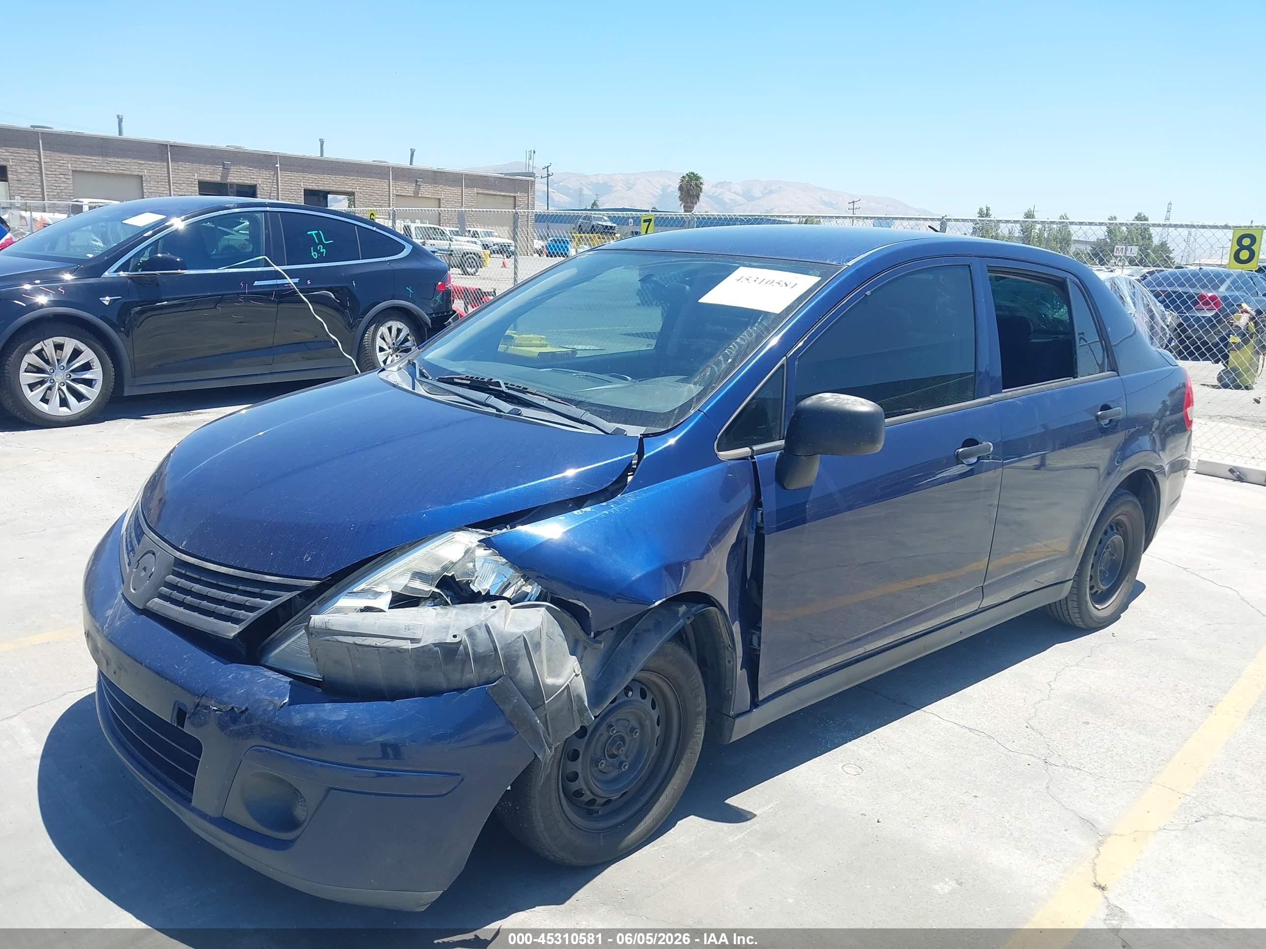 2011 Nissan Versa 1.6 Синий vin: 3N1CC1AP1BL405945