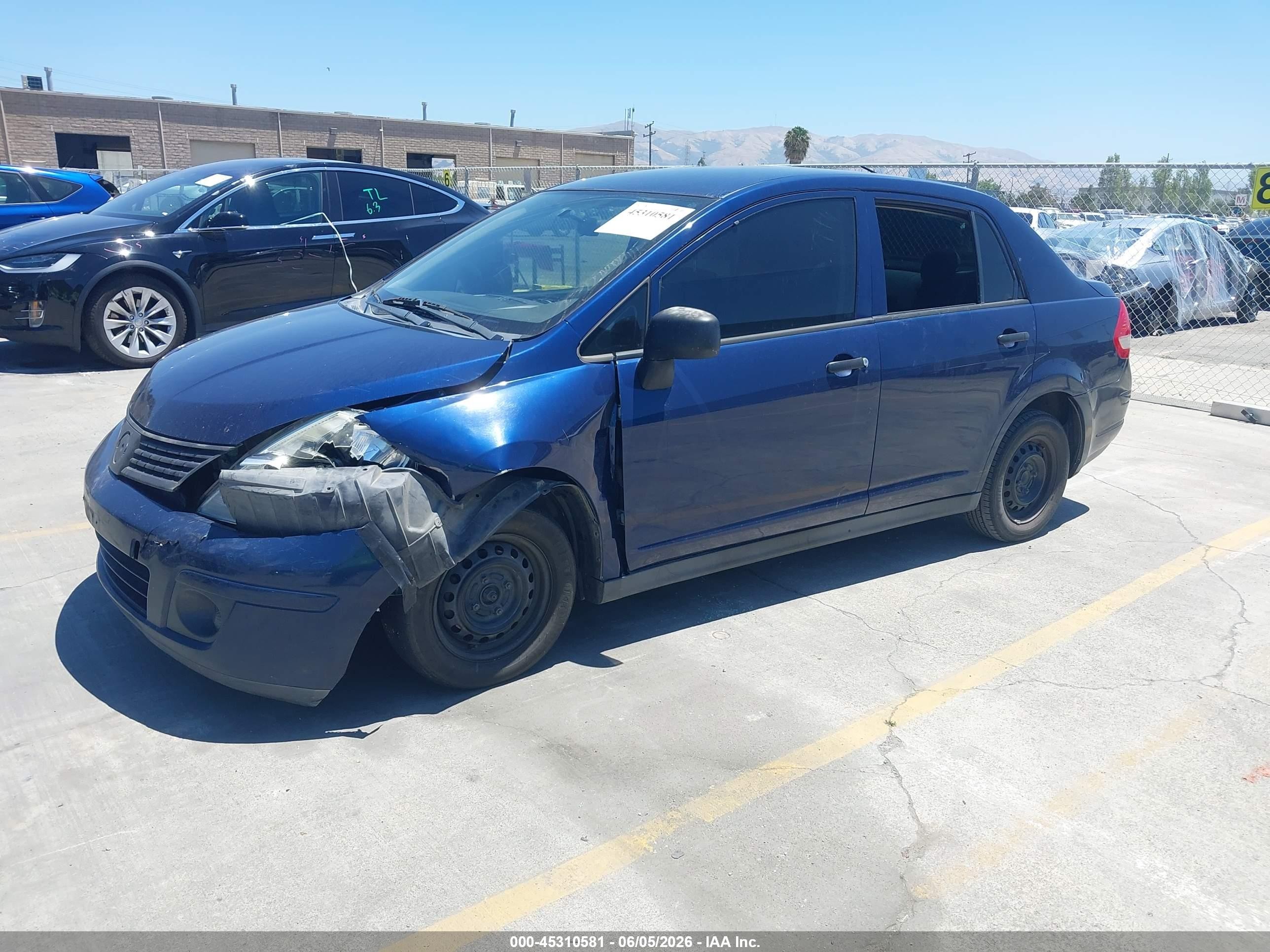 2011 Nissan Versa 1.6 Синий vin: 3N1CC1AP1BL405945