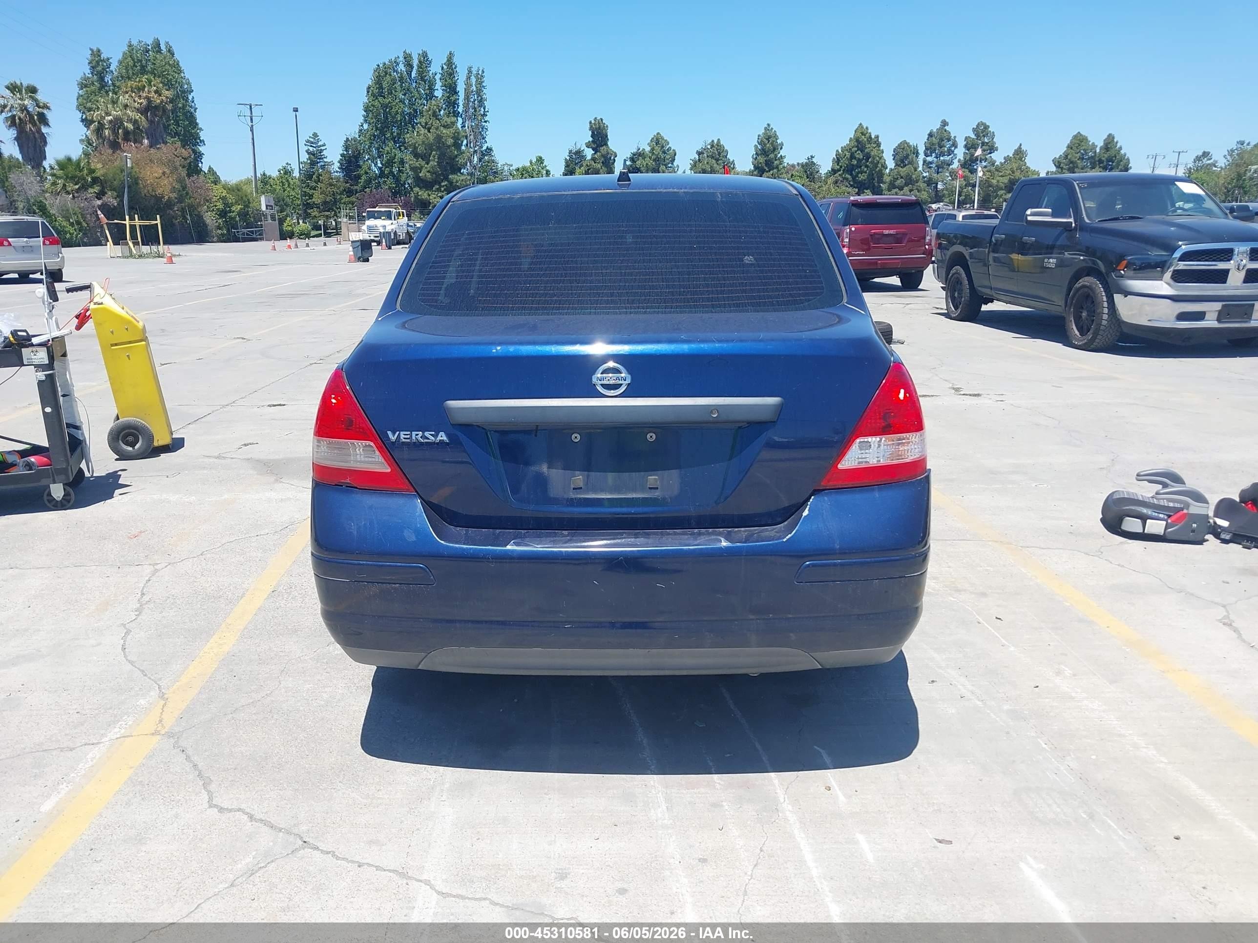 2011 Nissan Versa 1.6 Синий vin: 3N1CC1AP1BL405945
