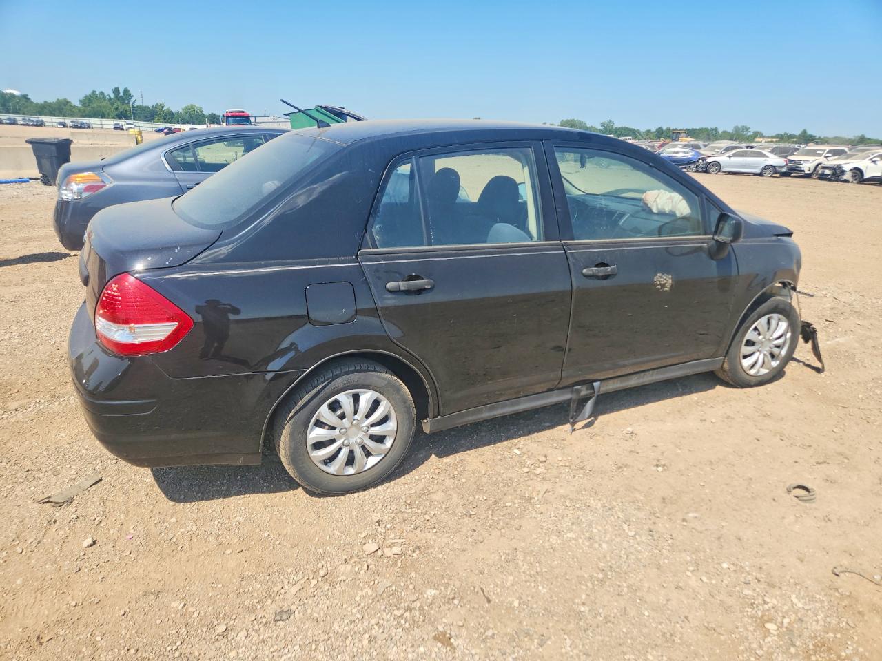 2011 Nissan Versa 1.6 Base Black vin: 3N1CC1AP1BL412183