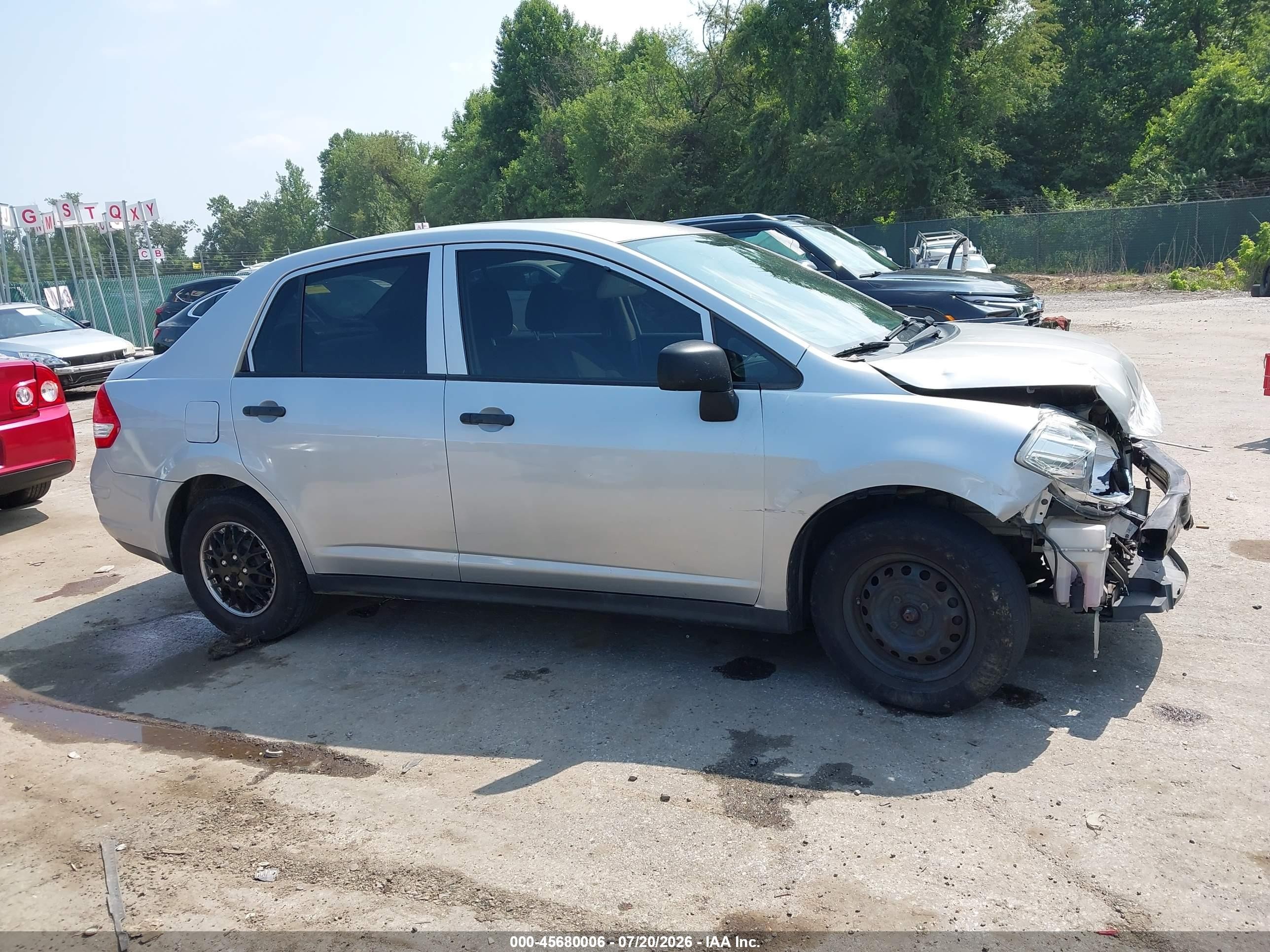 2010 Nissan Versa 1.6 Silver vin: 3N1CC1AP3AL375586