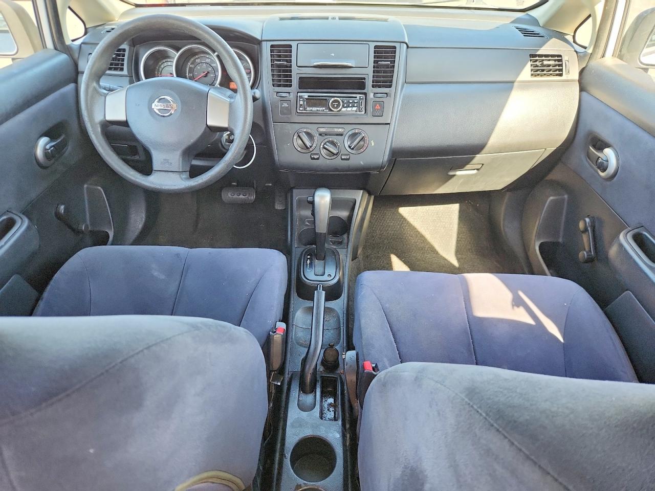 2010 Nissan Versa 1.6 Base Silver vin: 3N1CC1AP3AL402513