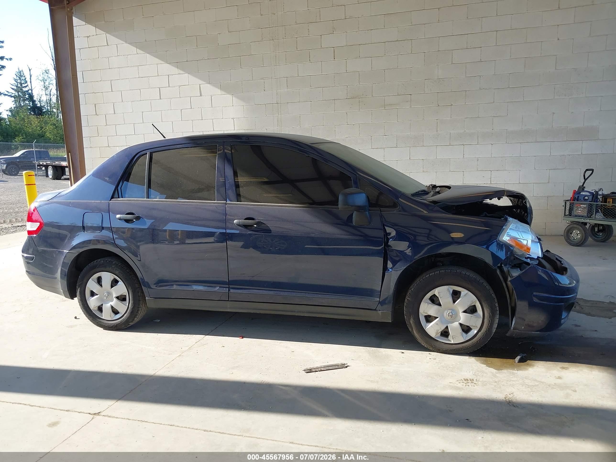 2011 Nissan Versa 1.6 Base Blue vin: 3N1CC1AP3BL432743