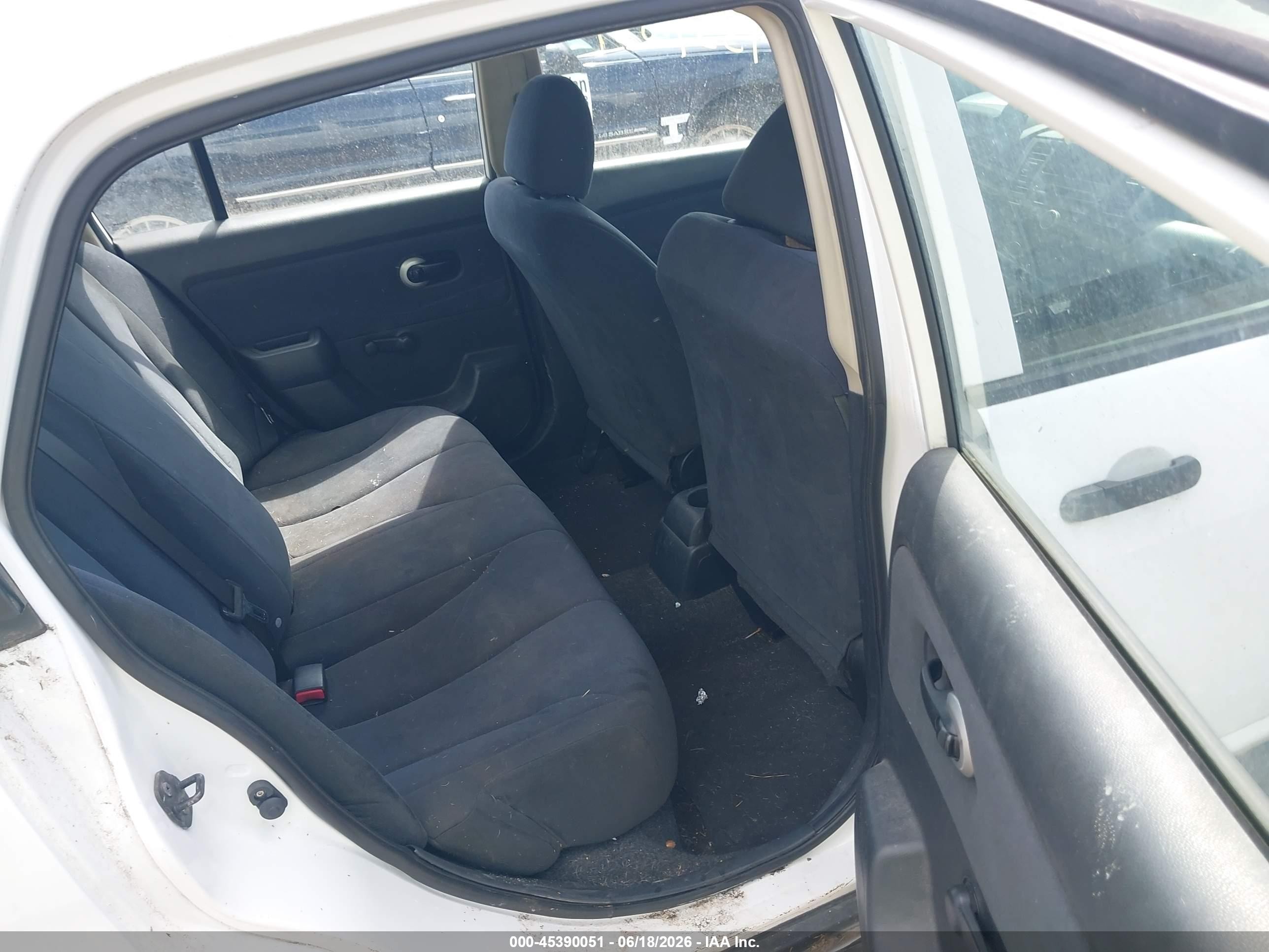 2011 Nissan Versa 1.6 White vin: 3N1CC1AP5BL412977