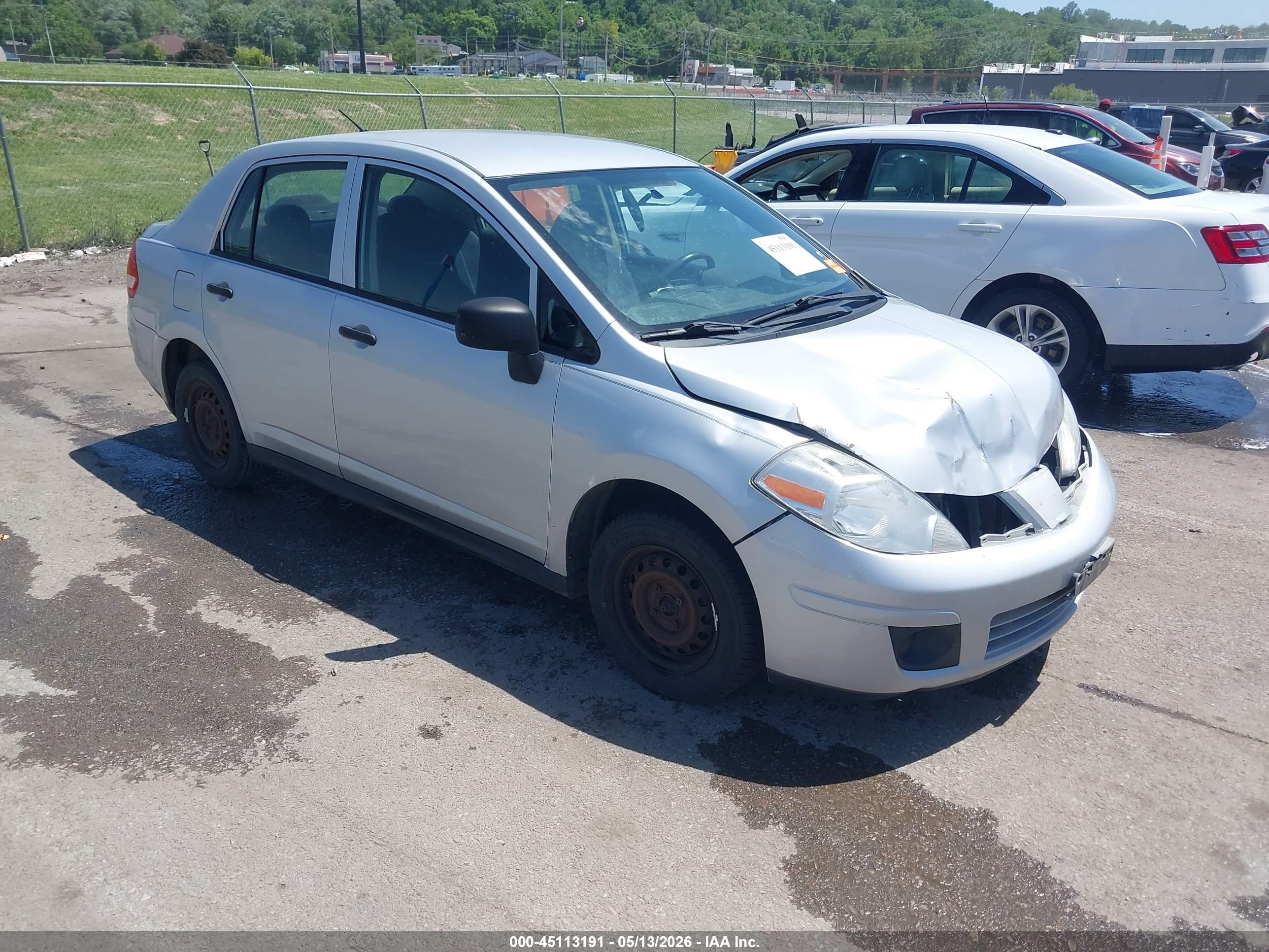 2010 Nissan Versa 1.6 Серебряный vin: 3N1CC1AP9AL418151