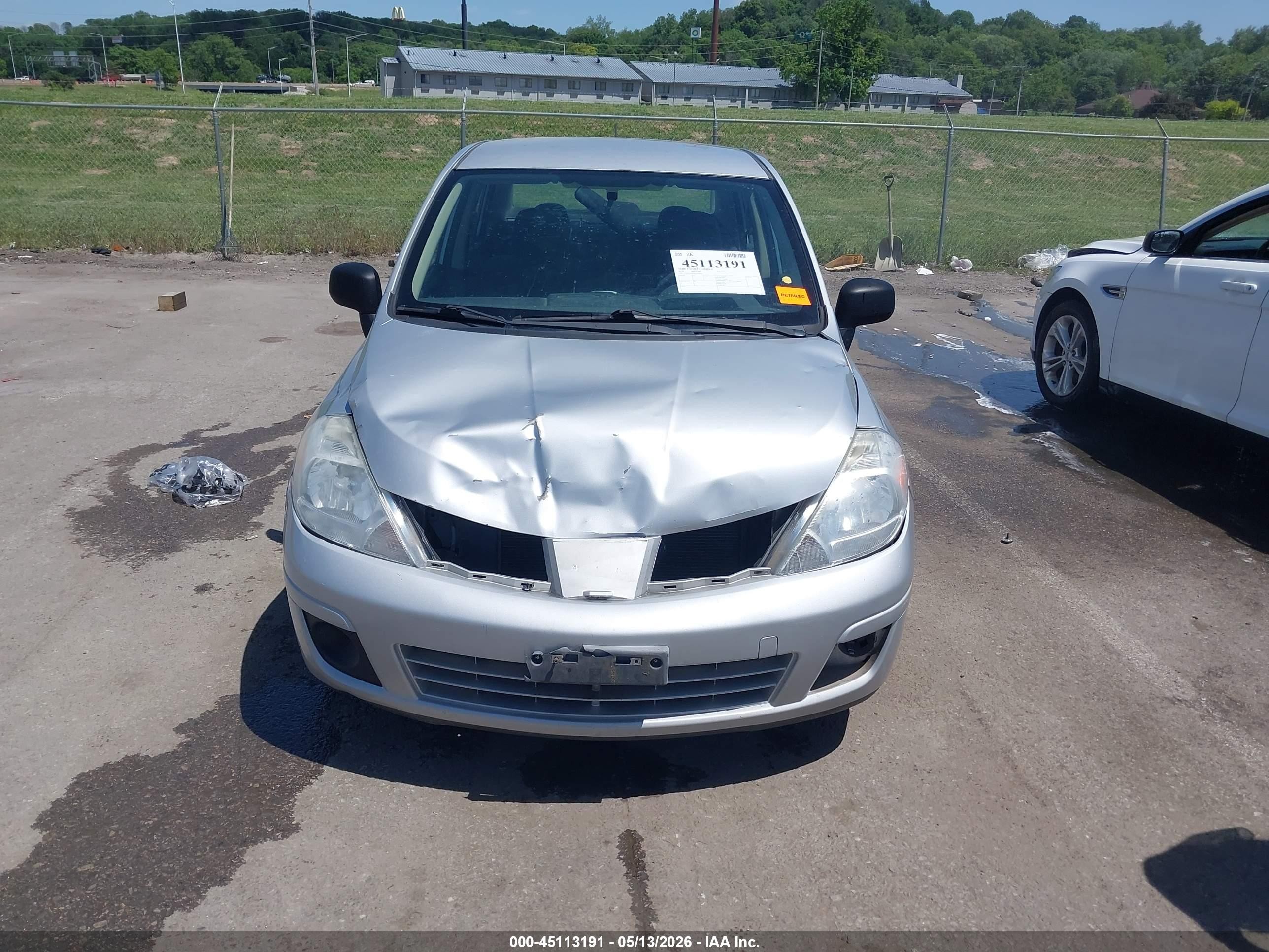 2010 Nissan Versa 1.6 Silver vin: 3N1CC1AP9AL418151