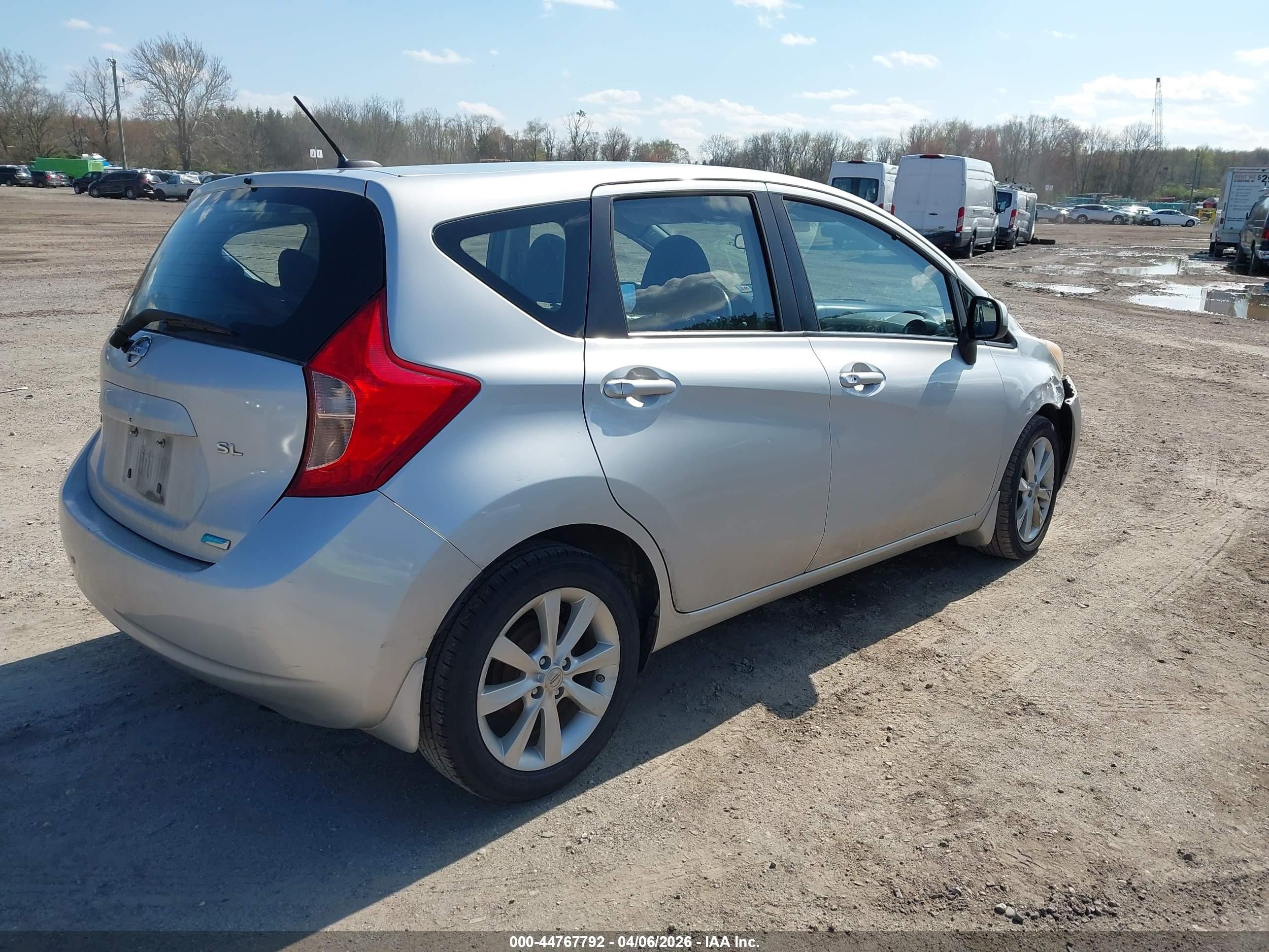 2014 Nissan Versa Note Sv Silver vin: 3N1CE2CP0EL396172