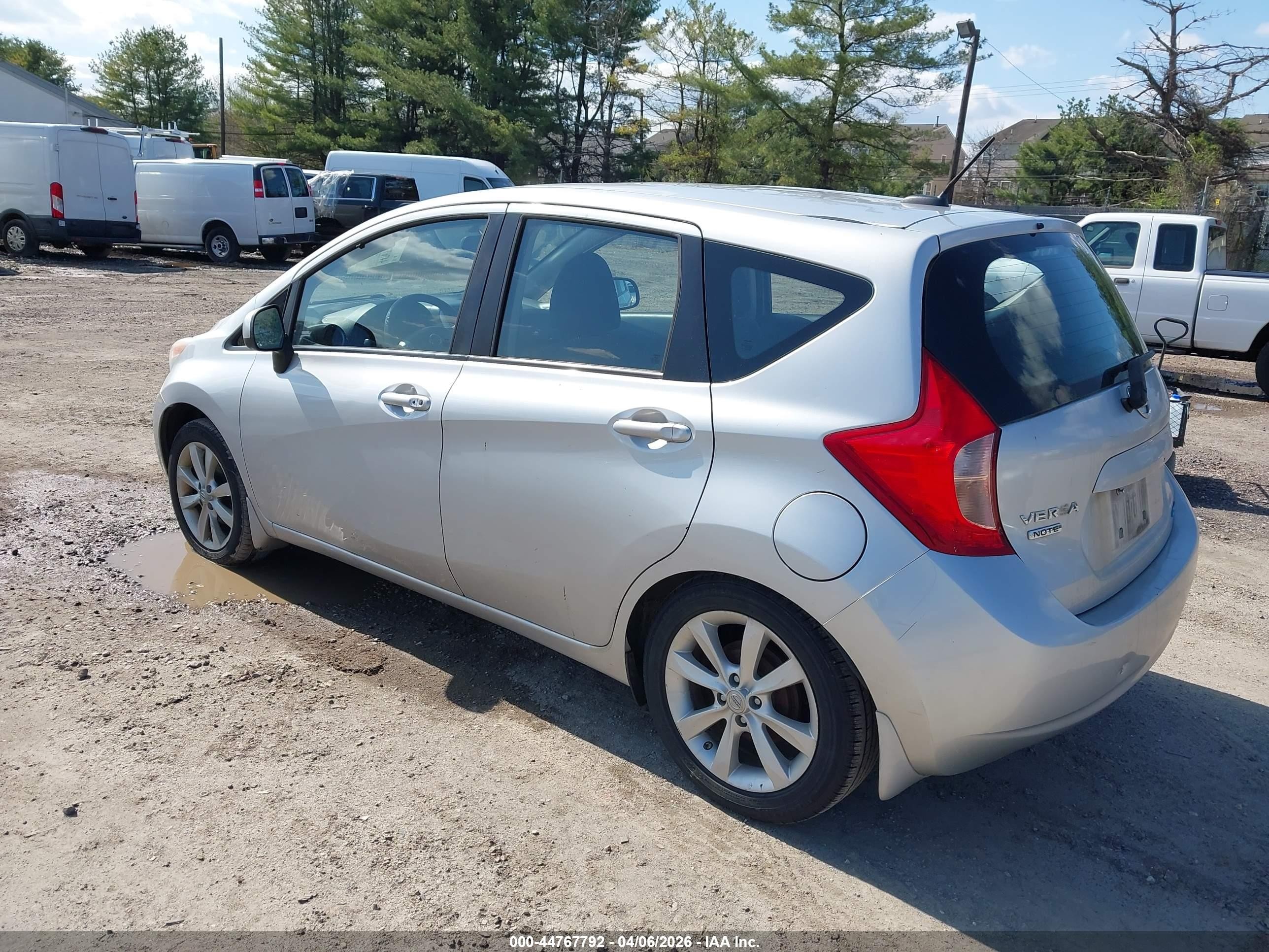 2014 Nissan Versa Note Sv Silver vin: 3N1CE2CP0EL396172
