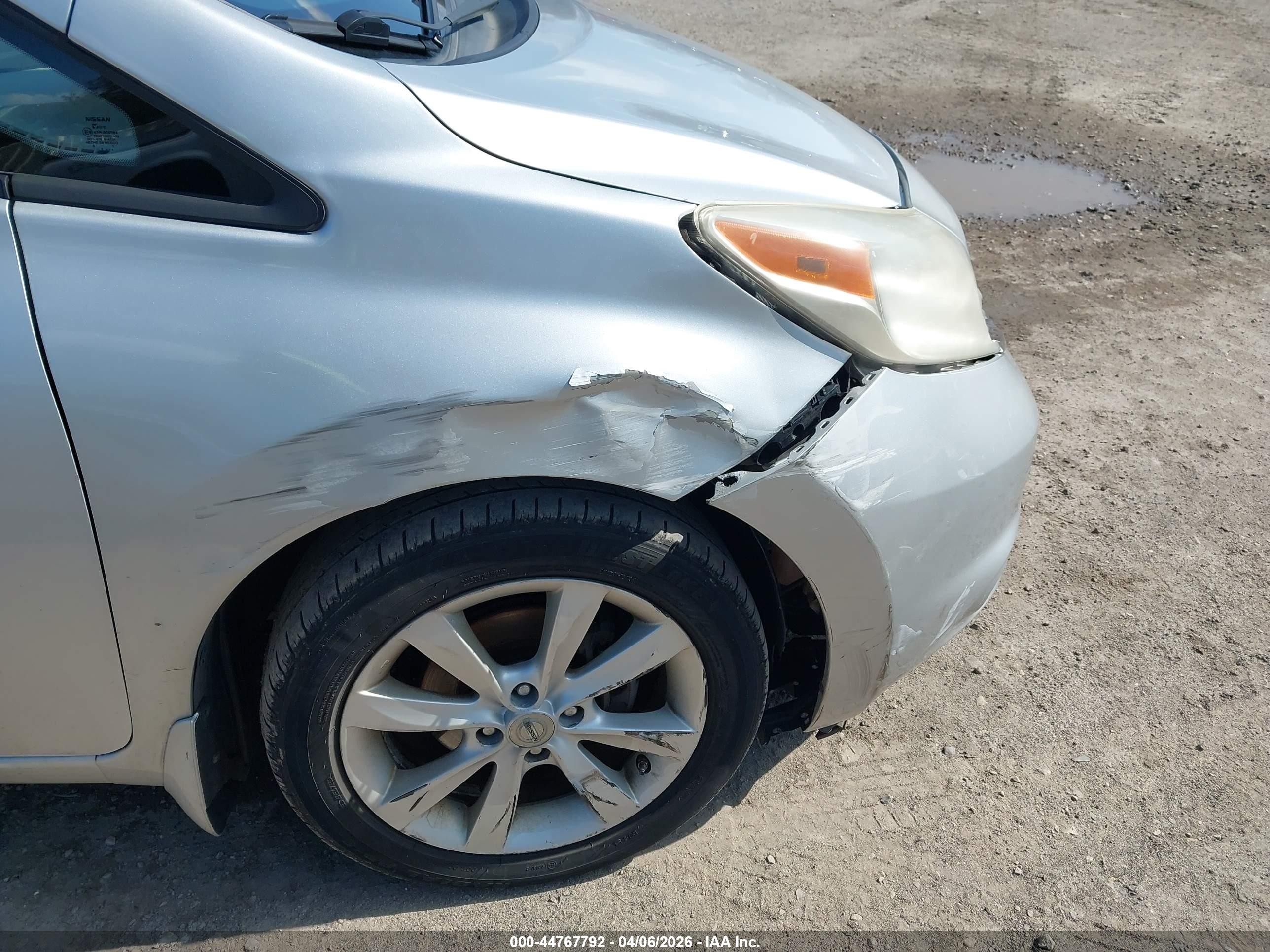 2014 Nissan Versa Note Sv Silver vin: 3N1CE2CP0EL396172