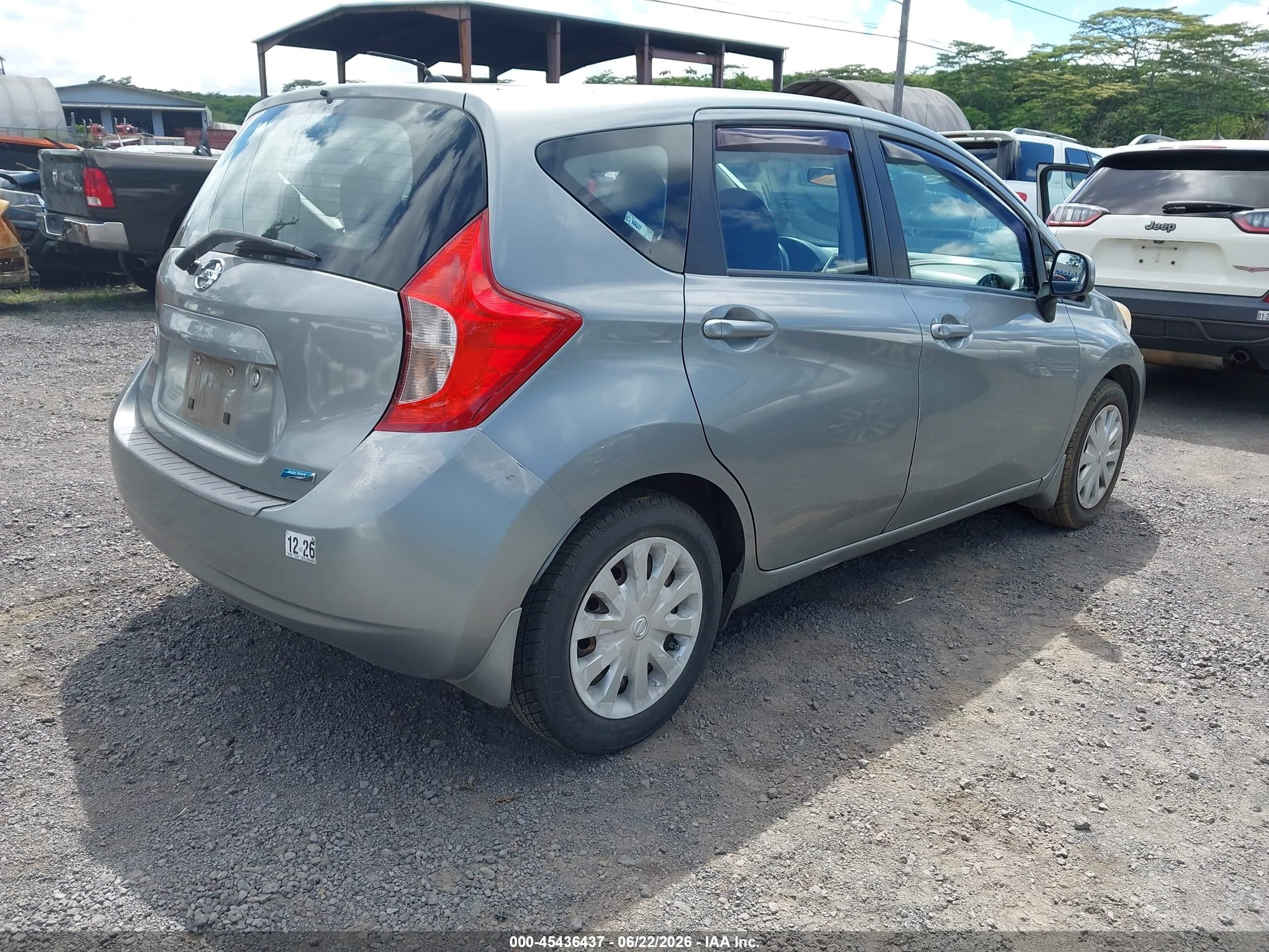 2014 Nissan Versa Note S Plus Silver vin: 3N1CE2CP0EL405940