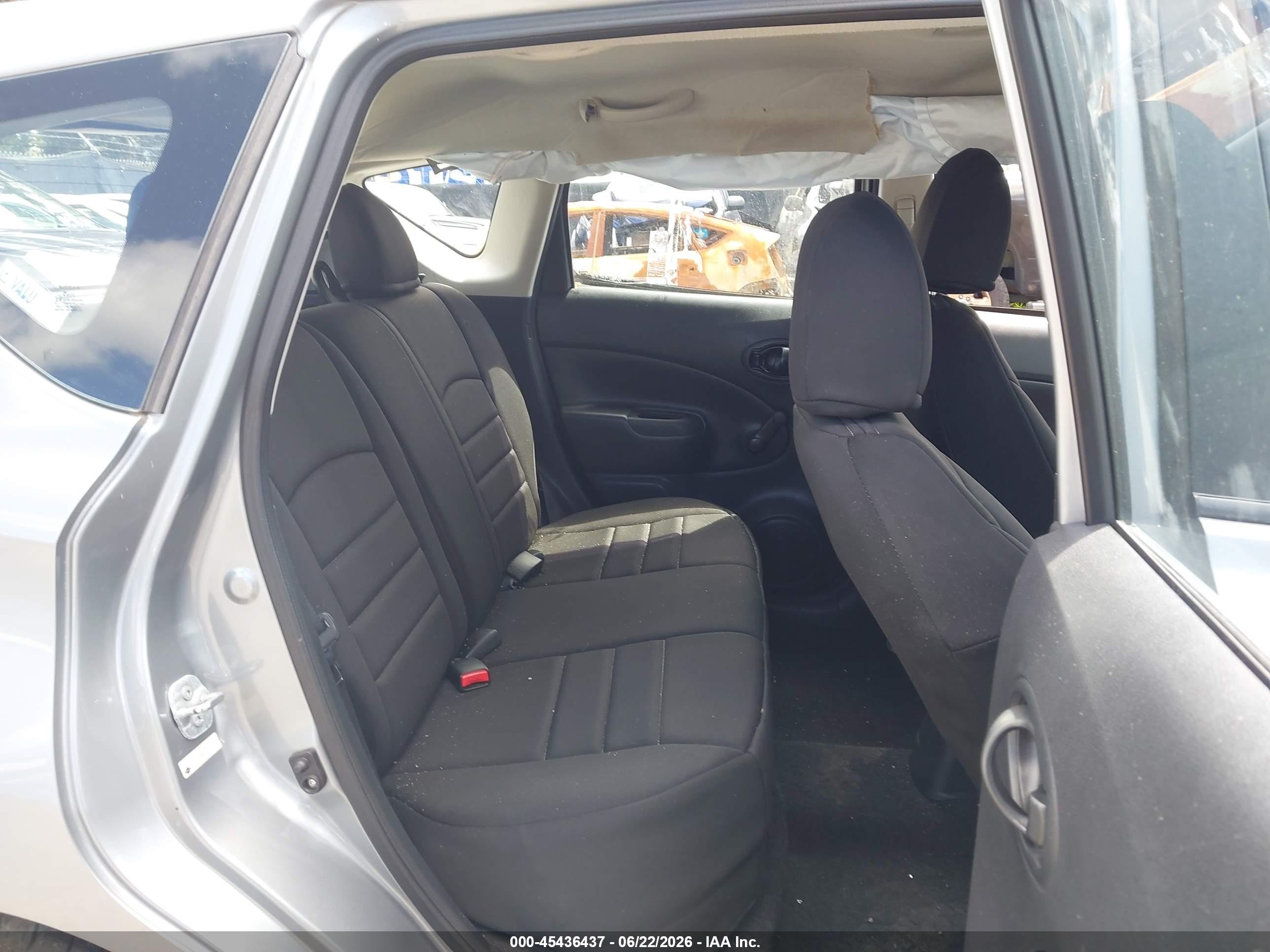 2014 Nissan Versa Note S Plus Silver vin: 3N1CE2CP0EL405940
