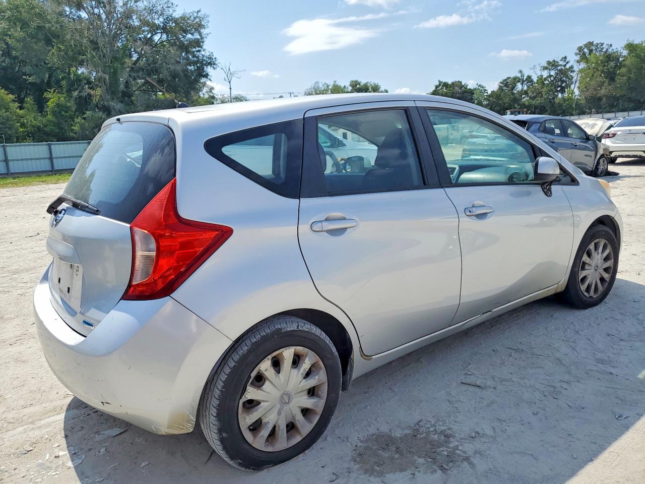 2014 Nissan Versa Note S Silver vin: 3N1CE2CP0EL411897