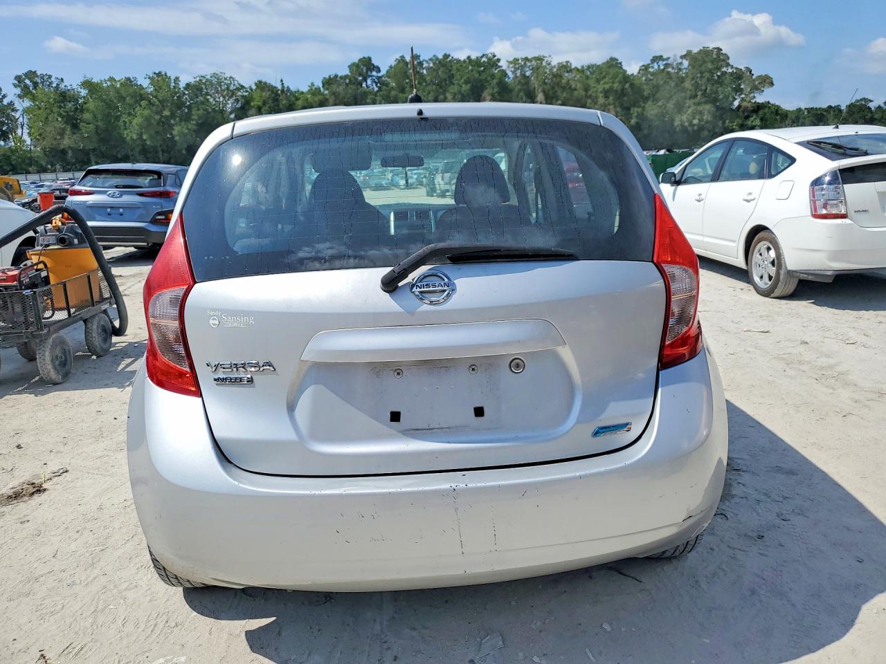 2014 Nissan Versa Note S Silver vin: 3N1CE2CP0EL411897