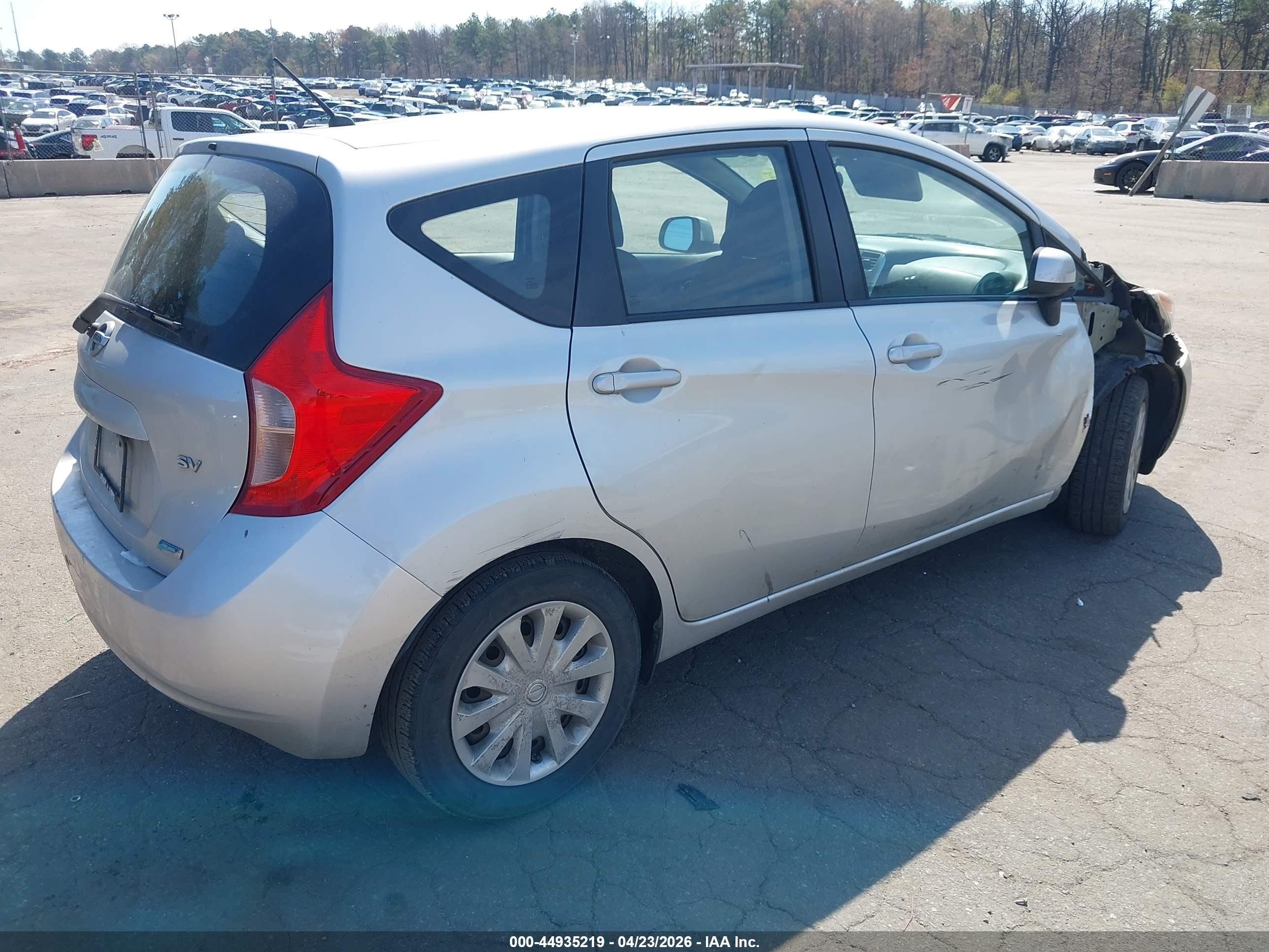 2014 Nissan Versa Note Sv Silver vin: 3N1CE2CP0EL427565