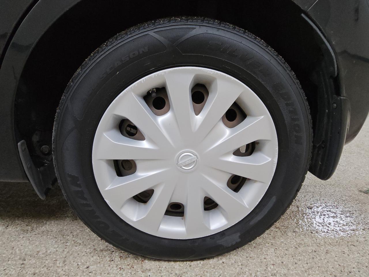2015 Nissan Versa Note S Black vin: 3N1CE2CP0FL356921 Damage: Left Rear Tire, Worn, Replacement Required