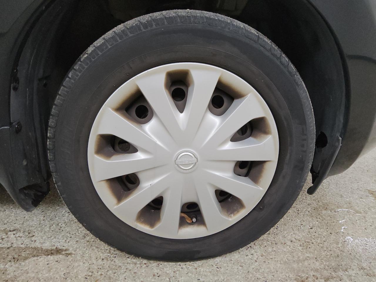 2015 Nissan Versa Note S Black vin: 3N1CE2CP0FL356921 Damage: Right Front Tire, Worn, Replacement Required